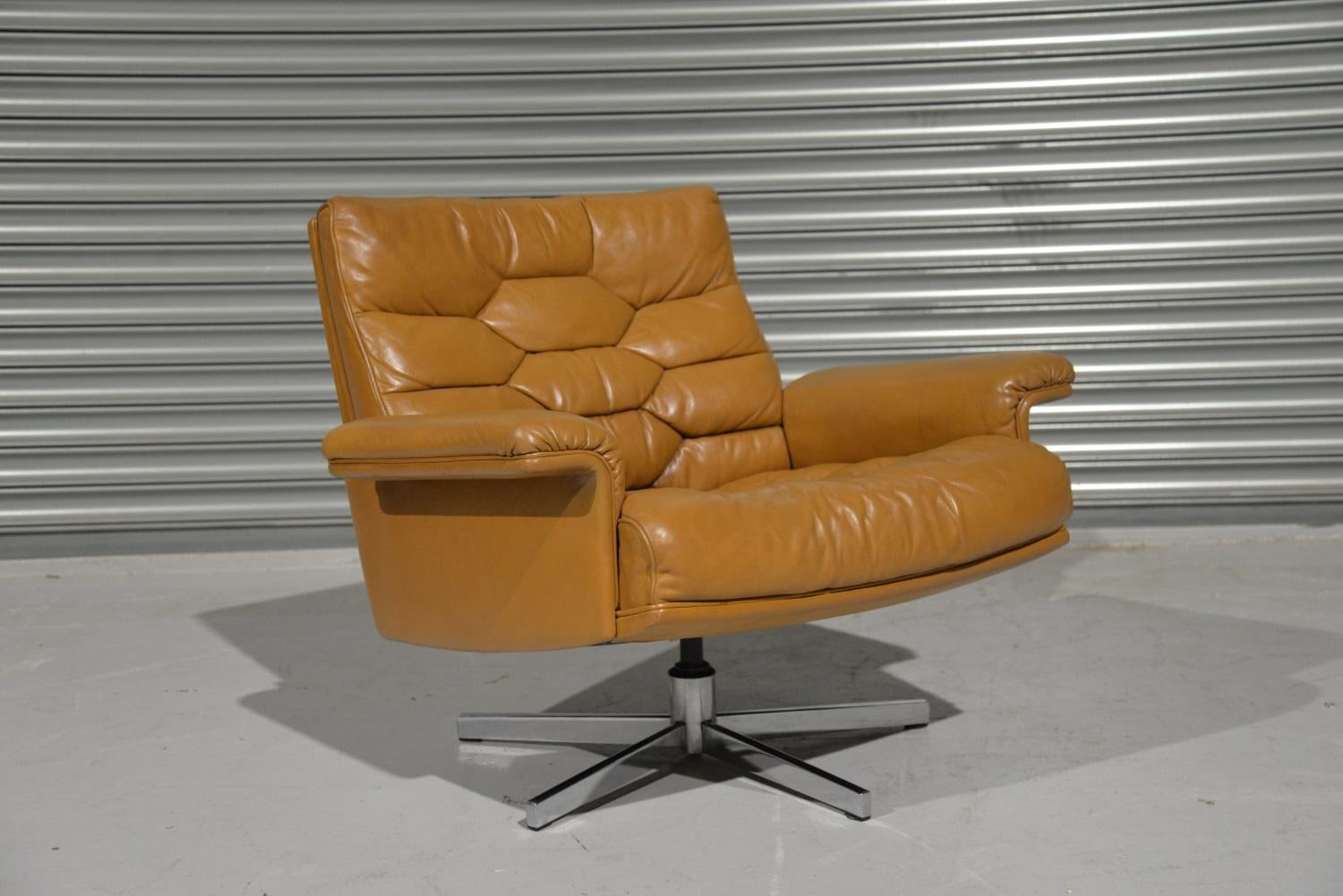 Vintage de Sede DS 35 Swivel Armchair and Ottoman by Robert Haussmann, 1970s For Sale 4