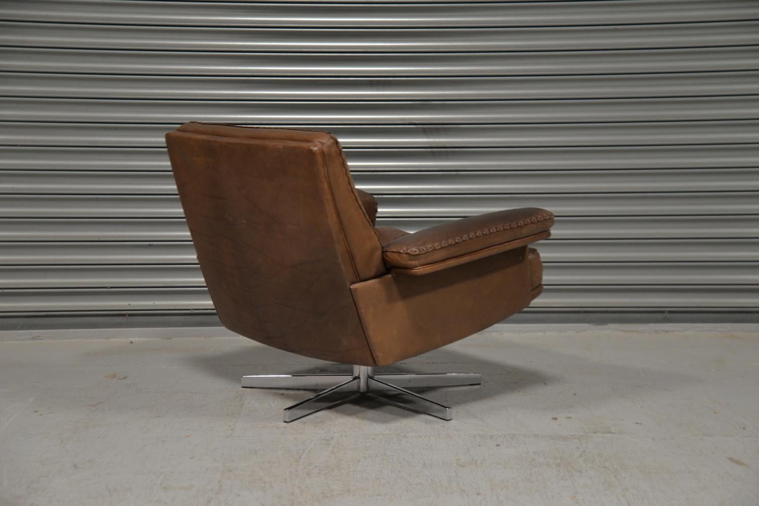 Mid-Century Modern Vintage De Sede DS 35 Swivel Leather Armchair, Switzerland, 1970s For Sale