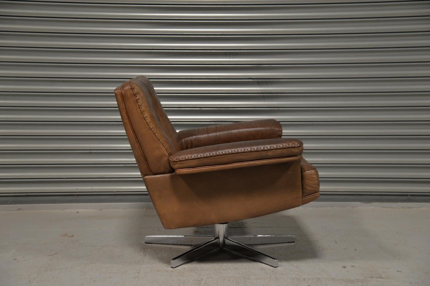 Swiss Vintage De Sede DS 35 Swivel Leather Armchair, Switzerland, 1970s For Sale