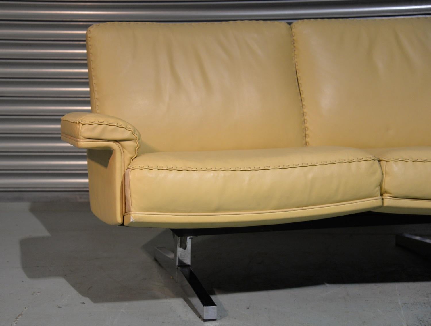 Vintage De Sede DS 35 Two-Seat Loveseat and Swivel Armchair and Ottoman, 1970s For Sale 3