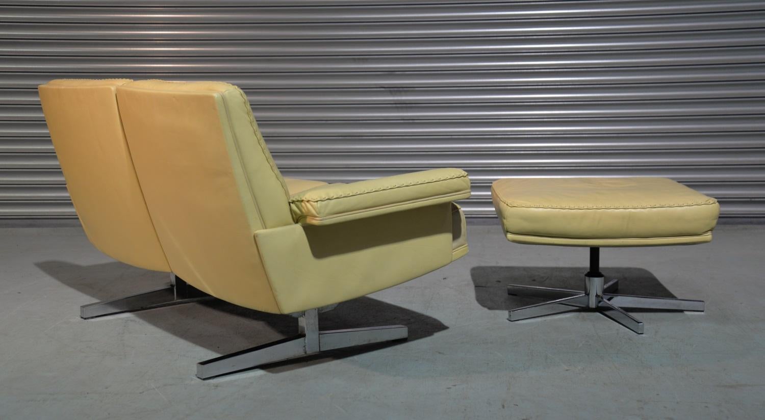 Vintage De Sede DS 35 Two-Seat Loveseat and Swivel Armchair and Ottoman, 1970s In Good Condition For Sale In Fen Drayton, Cambridgeshire