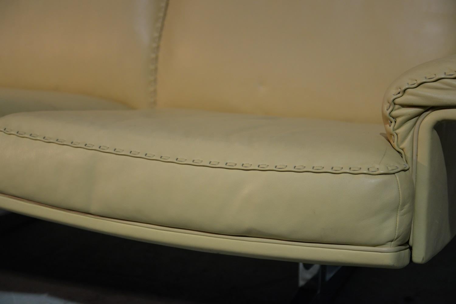 Vintage De Sede DS 35 Two-Seat Sofa or Loveseat, Swizerland 1970s For Sale 5