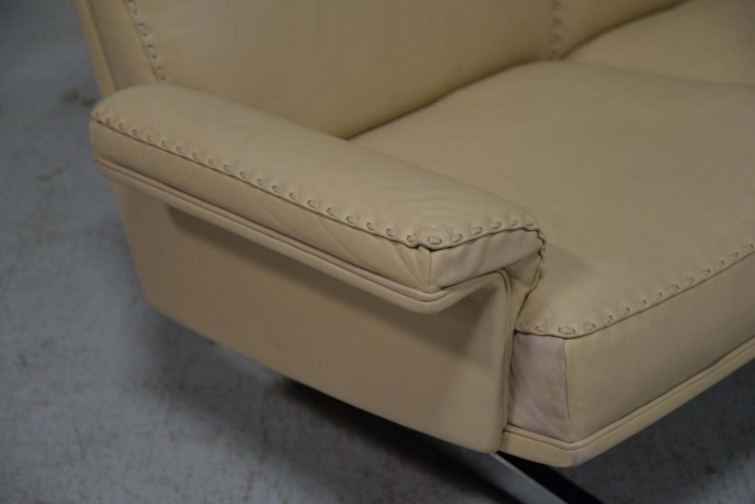 Vintage De Sede DS 35 Two-Seat Sofa or Loveseat, Switzerland, 1970s For Sale 6