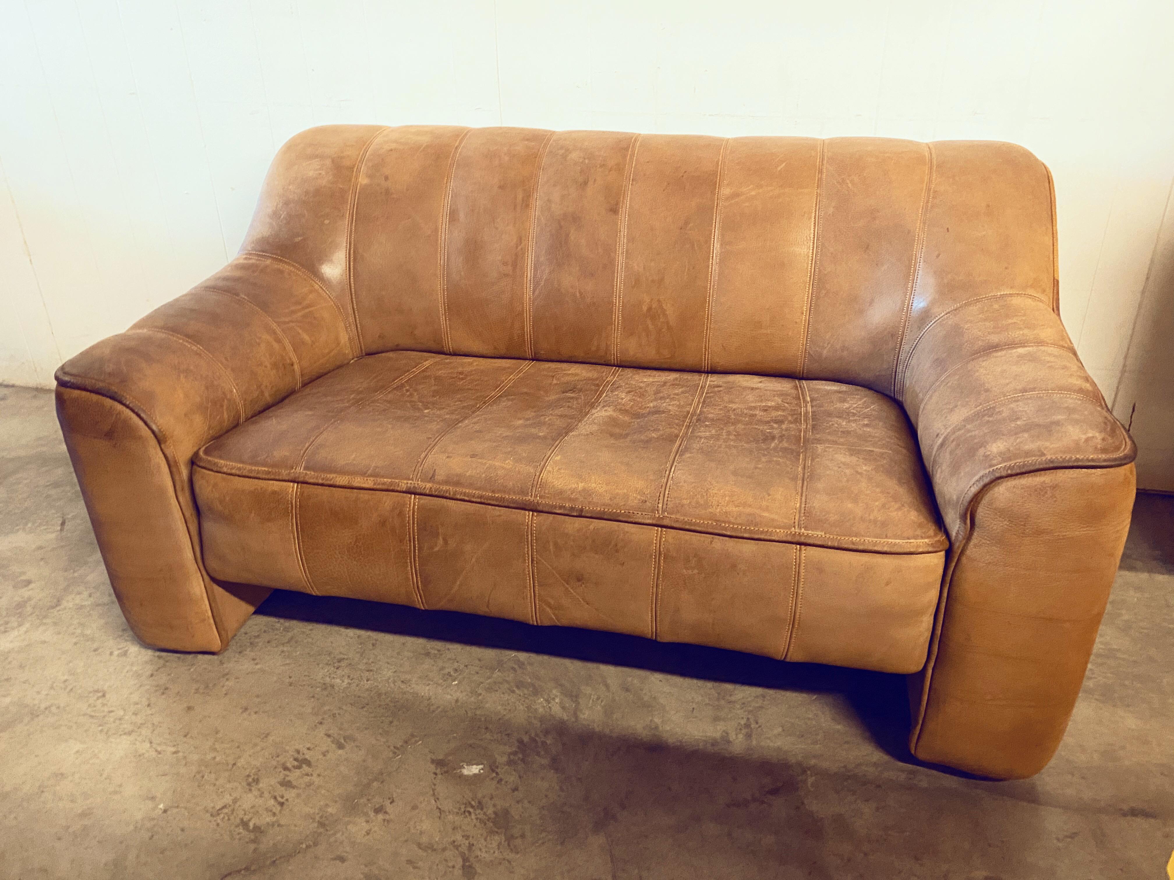 Scandinavian Modern Vintage De Sede DS-44 Buffalo Leather Adjustable Loveseat Sofa, circa 1970s