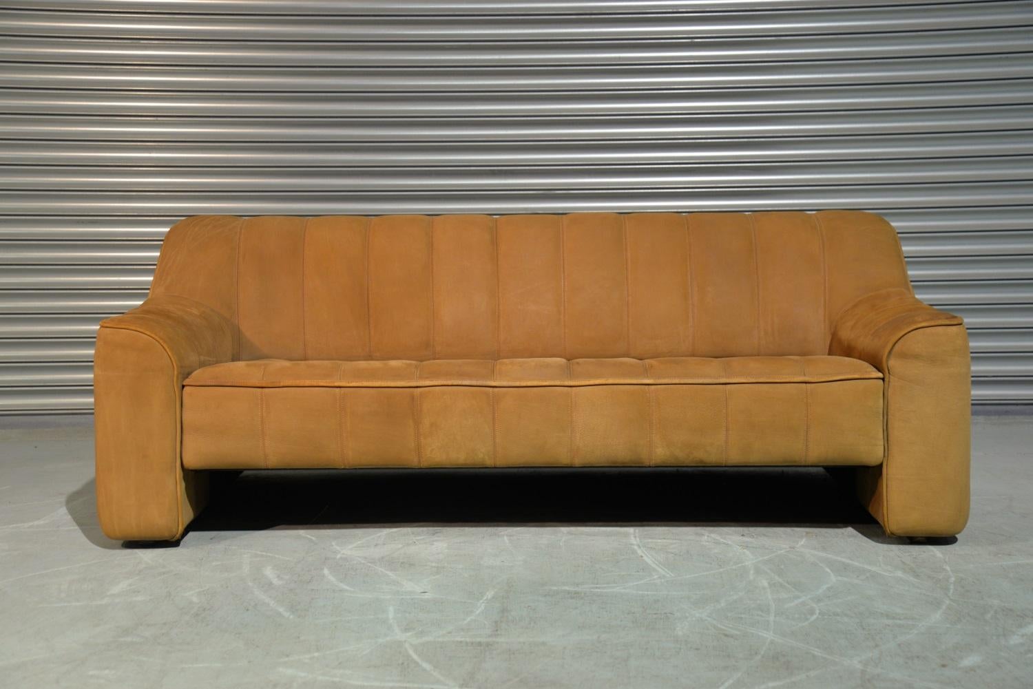 Discounted airfreight for our US and International customers ( from 2 weeks door to door )

We are delighted to bring to you to you a vintage 1970s De Sede DS 44 three-seat sofa and daybed in thick buffalo leather with a soft silky texture similar