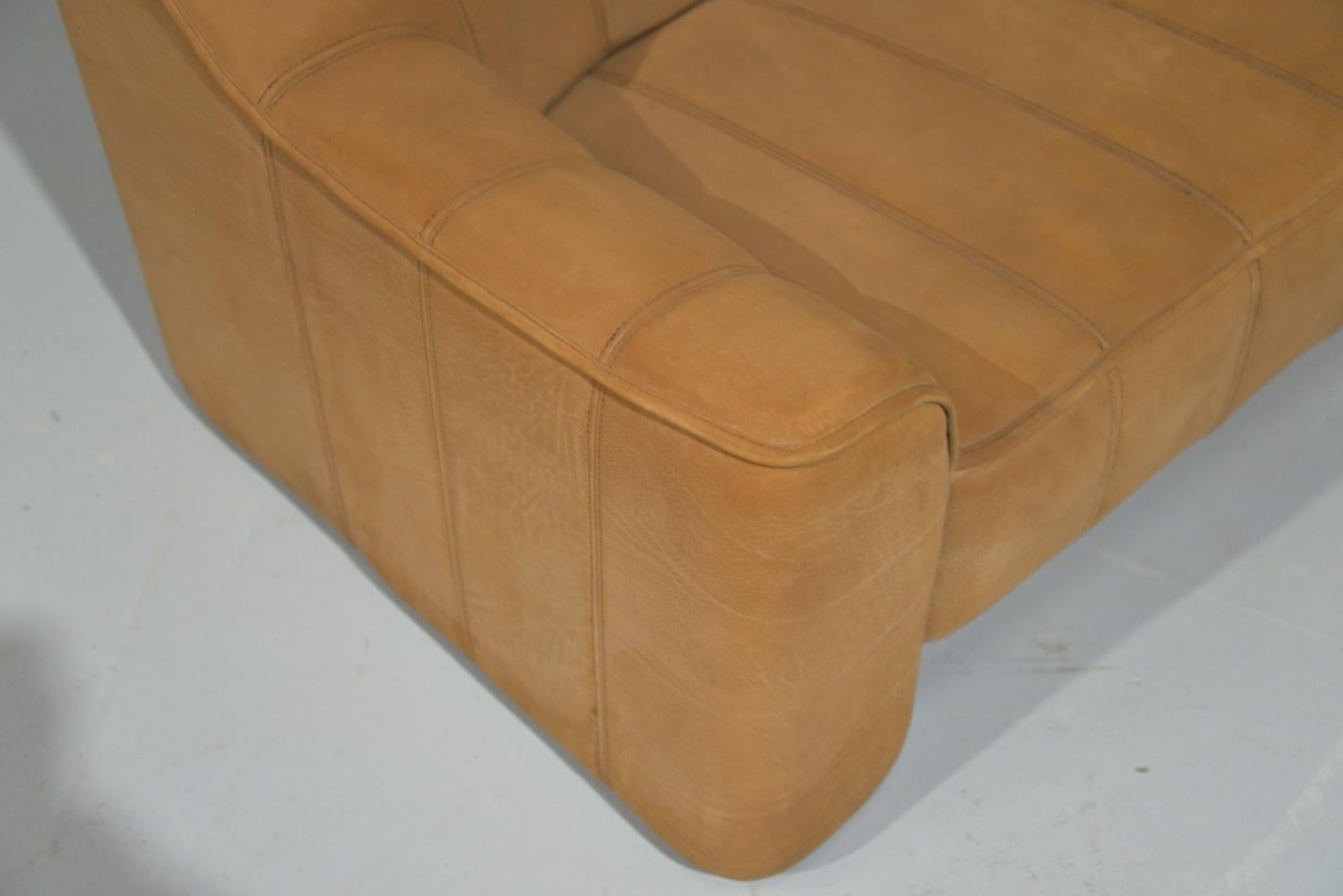 Vintage De Sede DS 44 Two-Seat Neck Leather Sofas / Loveseats, Switzerland 1970s 12