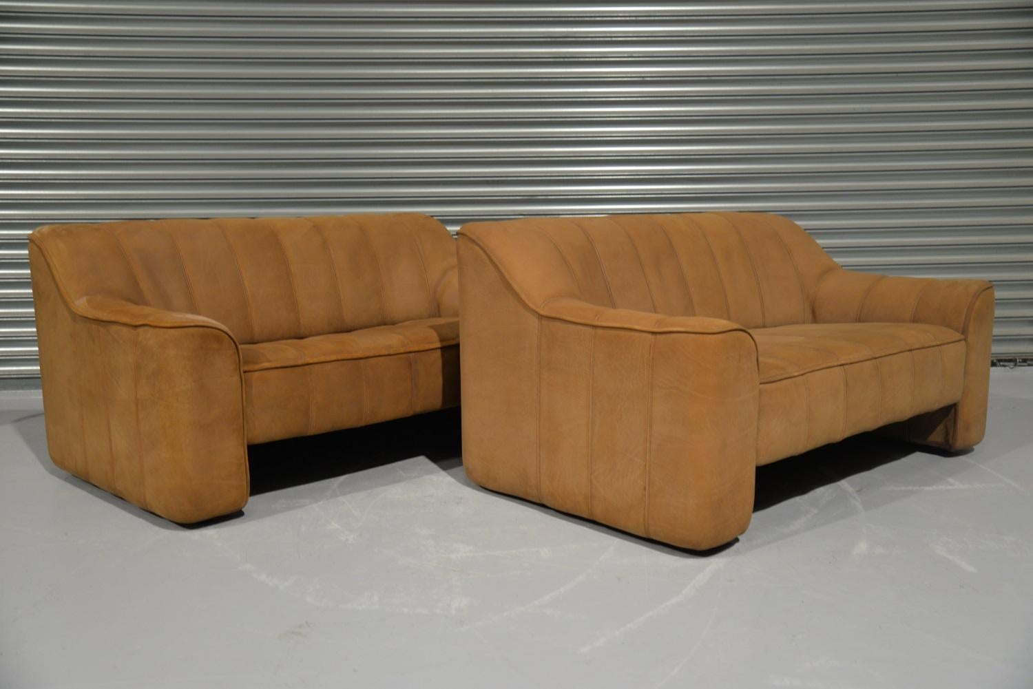 Swiss Vintage De Sede DS 44 Two-Seat Neck Leather Sofas / Loveseats, Switzerland 1970s