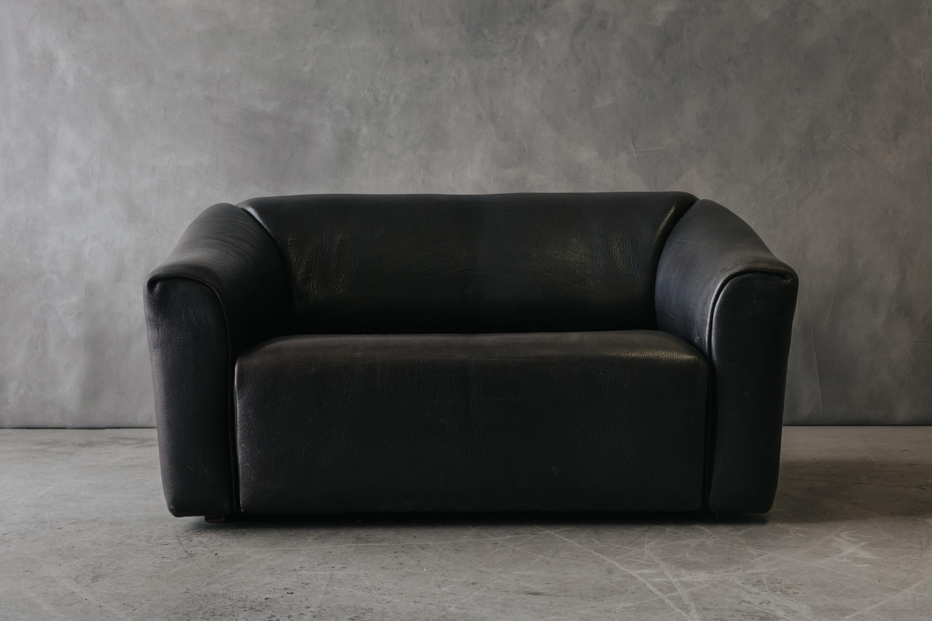 Vintage De Sede DS-47 Sofa In Black Leather, From Switzerland, Circa 1970 In Good Condition For Sale In Nashville, TN