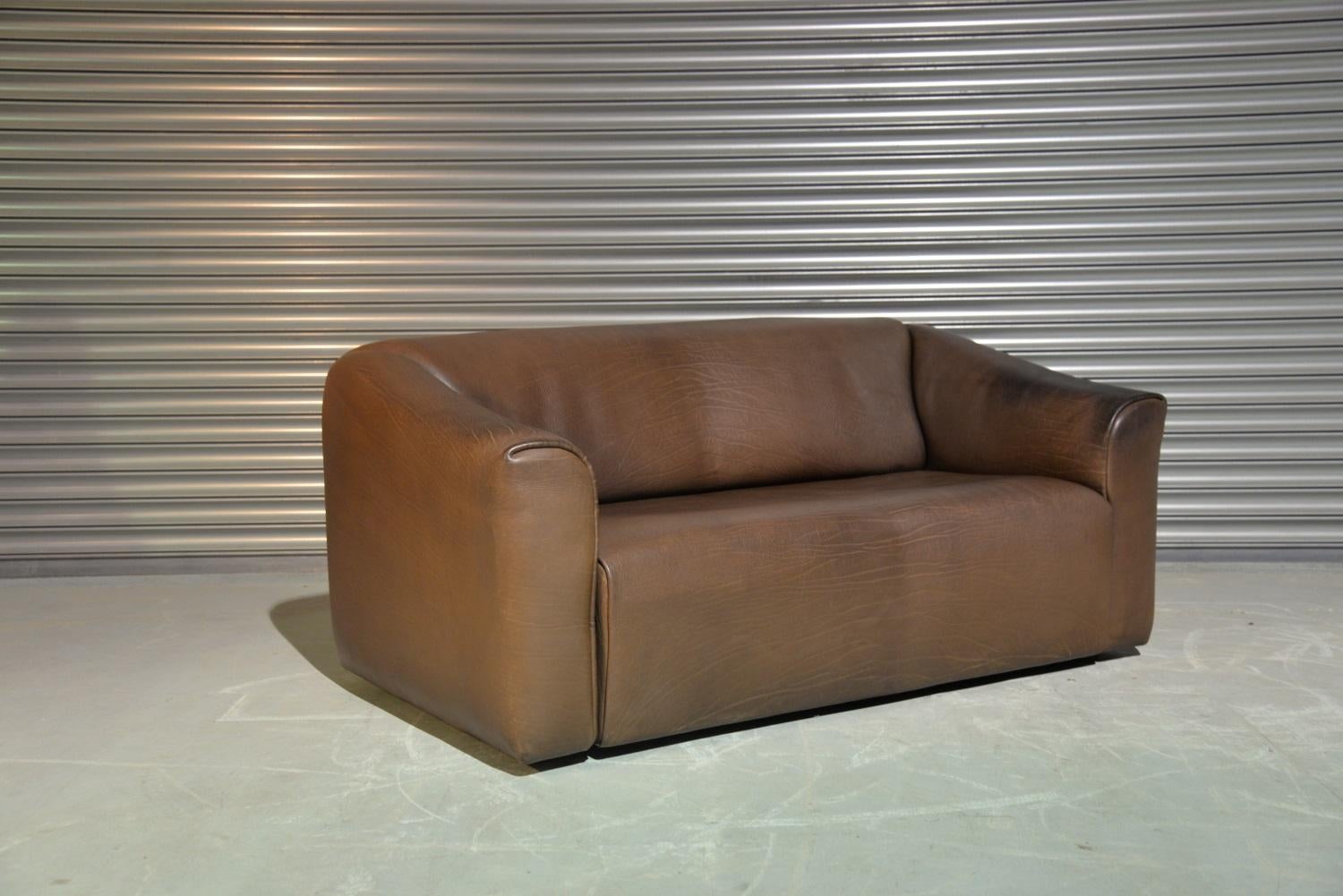 Discounted shipping rates for our US and International customers ( from 2 weeks door to door ) 

We are delighted to bring to you an ultra rare vintage De Sede DS 47 leather sofa. Hand built in the 1970s by De Sede craftsman in Switzerland, these