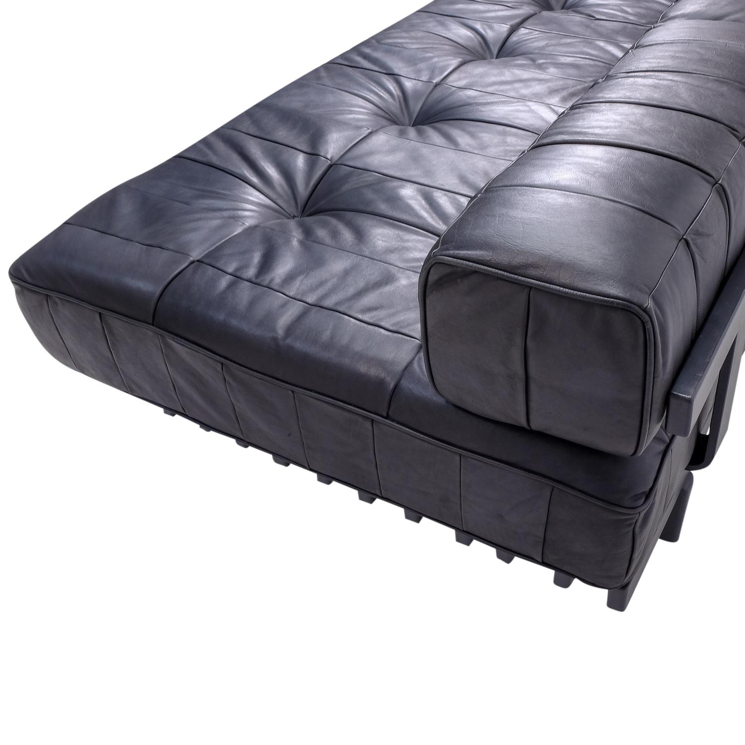 Late 20th Century Vintage De Sede DS-80 Daybed Black Leather For Sale