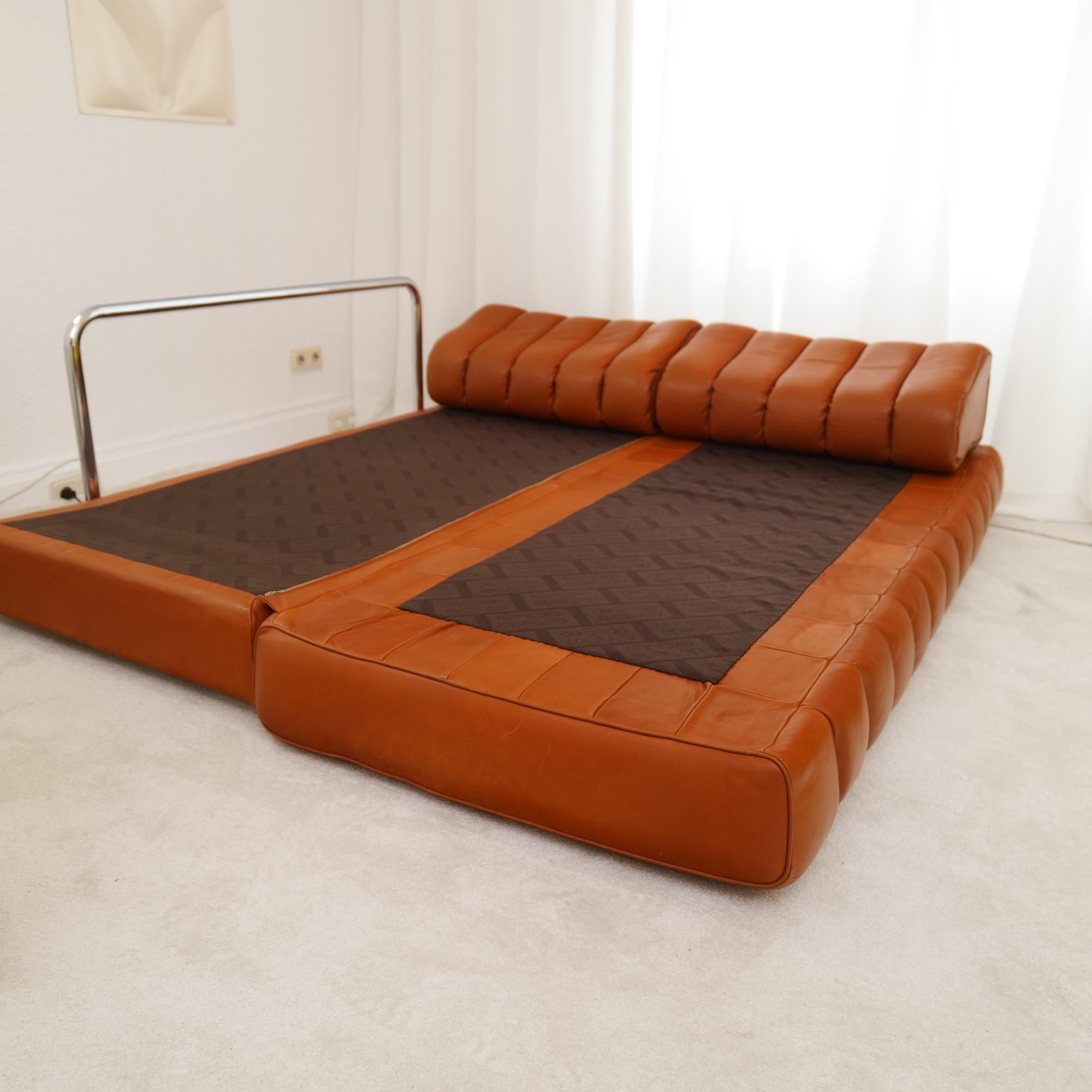 vintage De Sede DS 85 Sofa daybed in brown leather For Sale 1