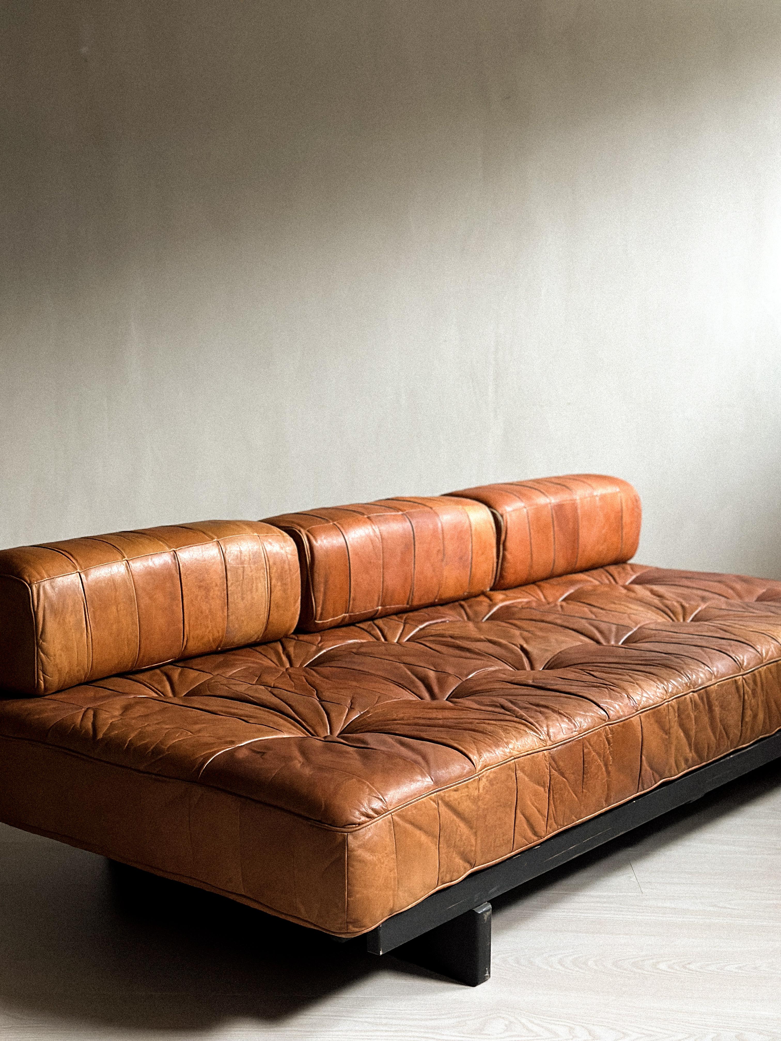 Vintage De Sede DS80 Patchwork Daybed in cognac leather and ash, 1970s 6