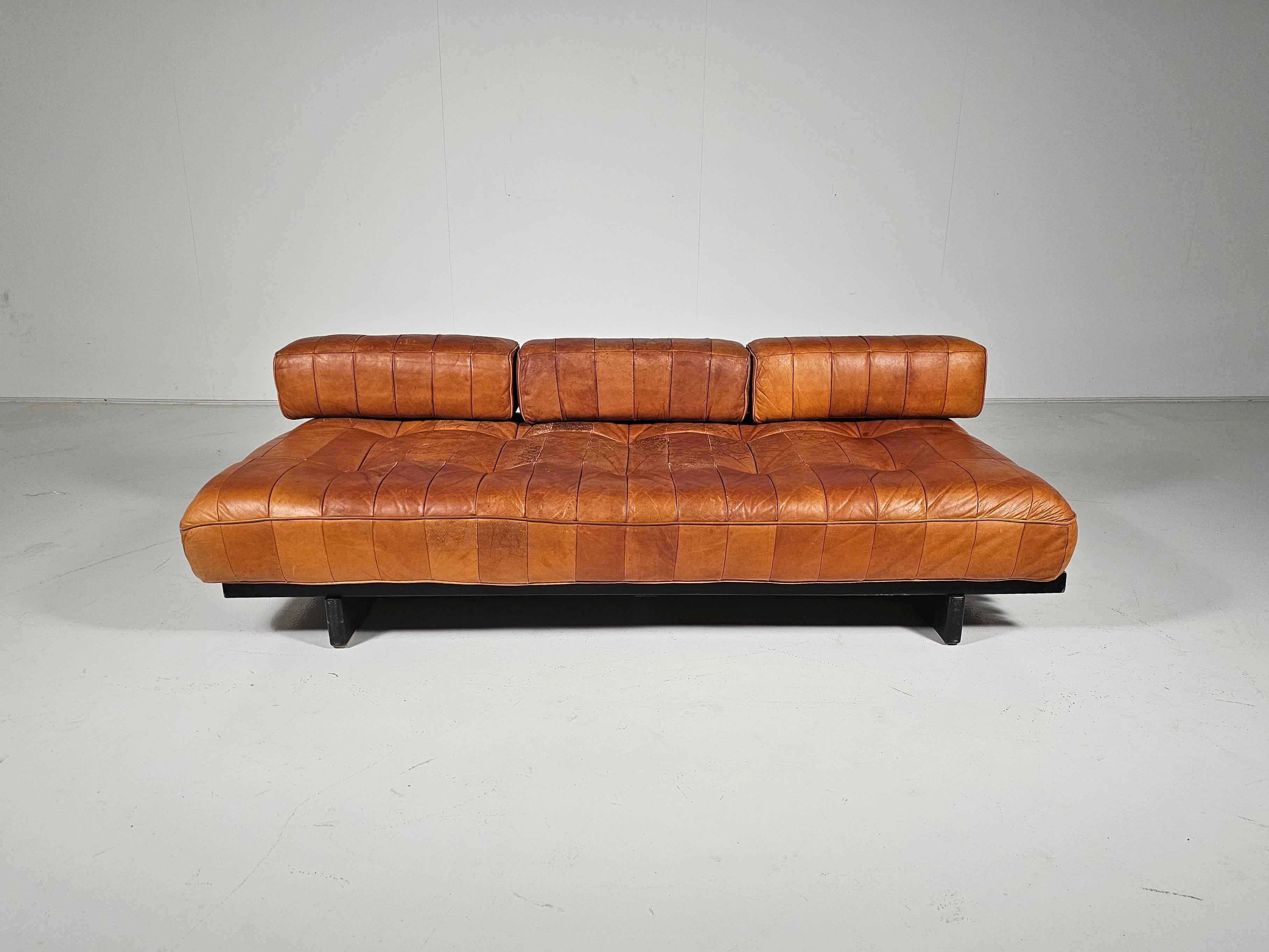 Leather Vintage De Sede DS80 Patchwork Daybed in cognac leather and ash, 1970s For Sale