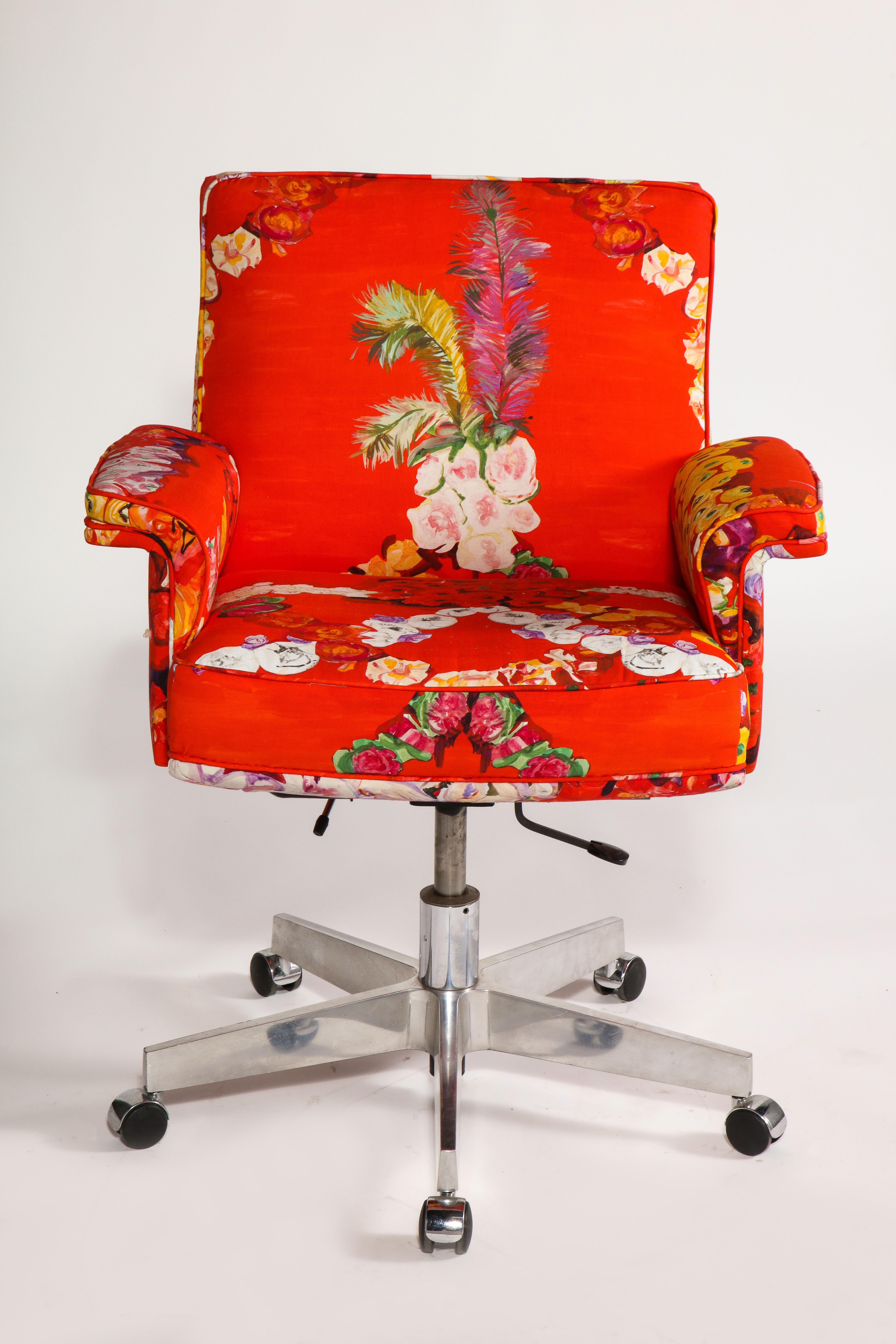Vintage De Sede Executive Swivel Chair in Voutsa Mimi Chinoiserie Cotton 4