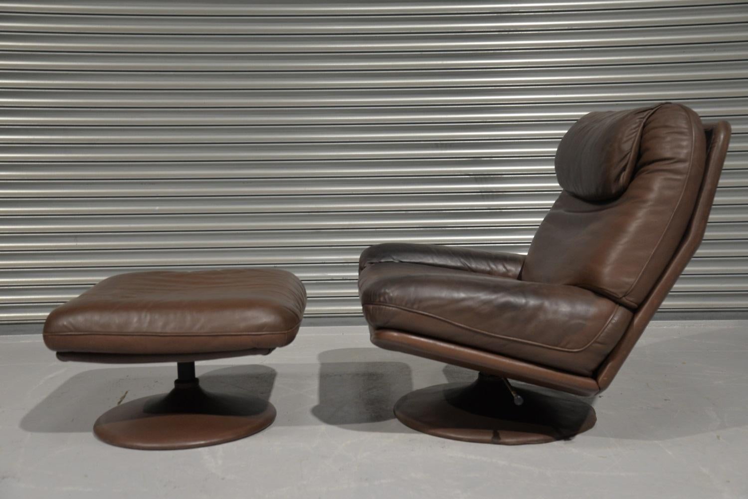 Mid-Century Modern Vintage De Sede Leather Swivel Armchair and Ottoman, Switzerland, 1980s For Sale