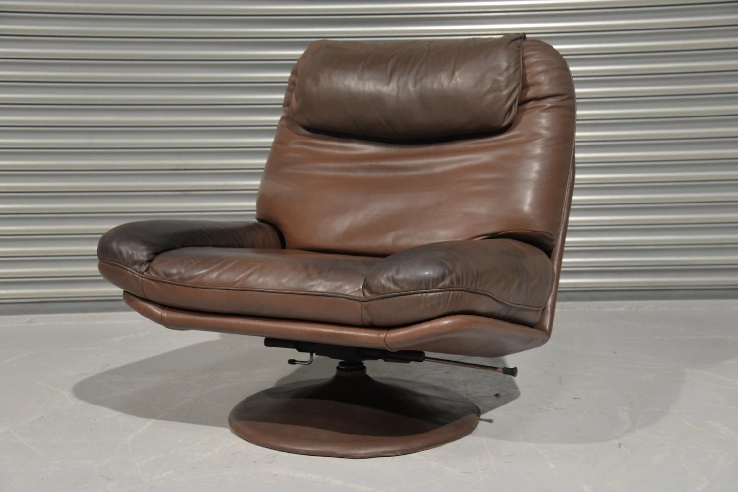 20th Century Vintage De Sede Leather Swivel Armchair and Ottoman, Switzerland, 1980s For Sale