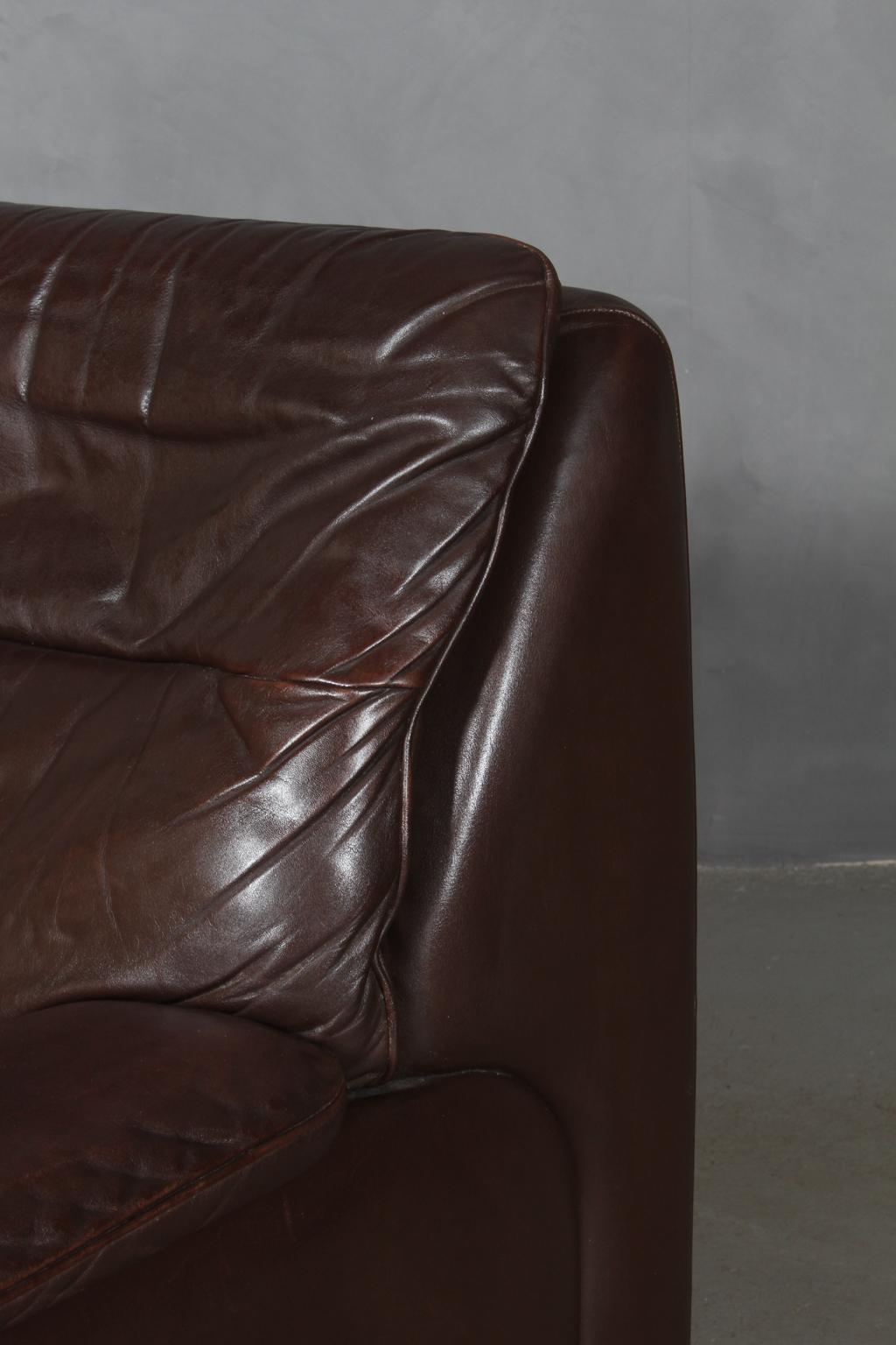 Vintage De Sede lounge chair in brown leather. 

   