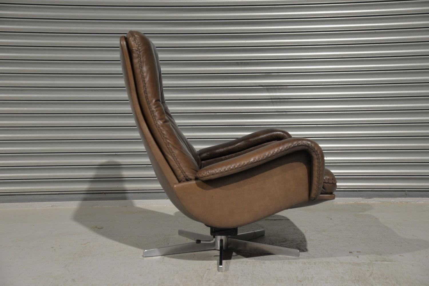 Vintage De Sede S 231 James Bond Swivel Armchair and Ottoman, Switzerland, 1960s For Sale 3