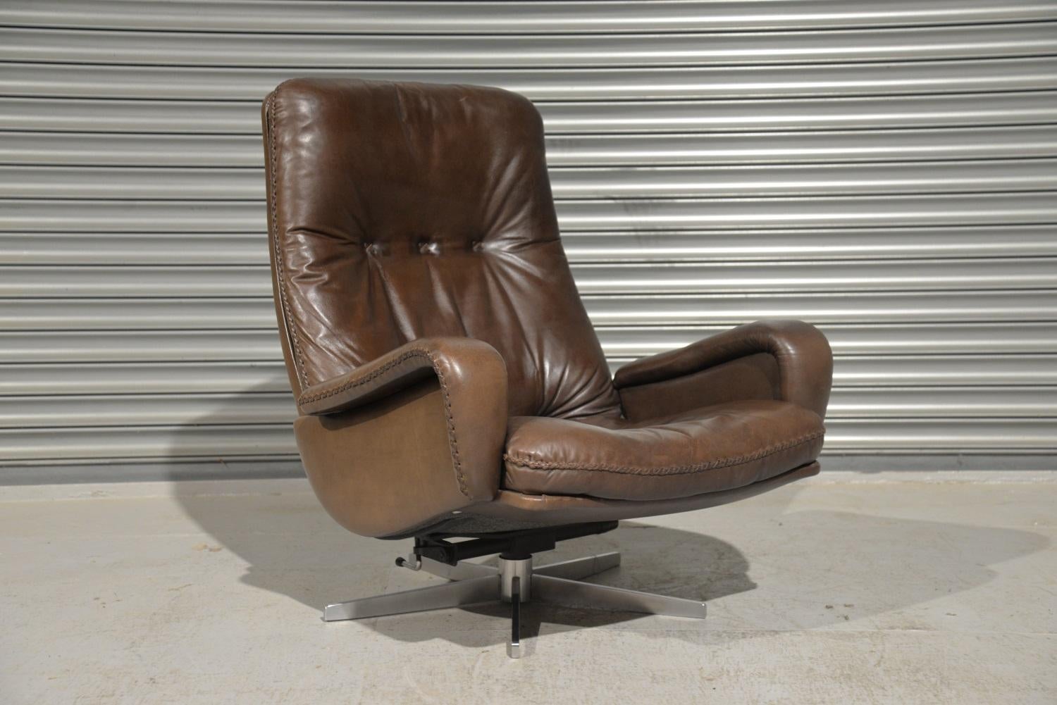 Vintage De Sede S 231 James Bond Swivel Armchair and Ottoman, Switzerland, 1960s For Sale 4