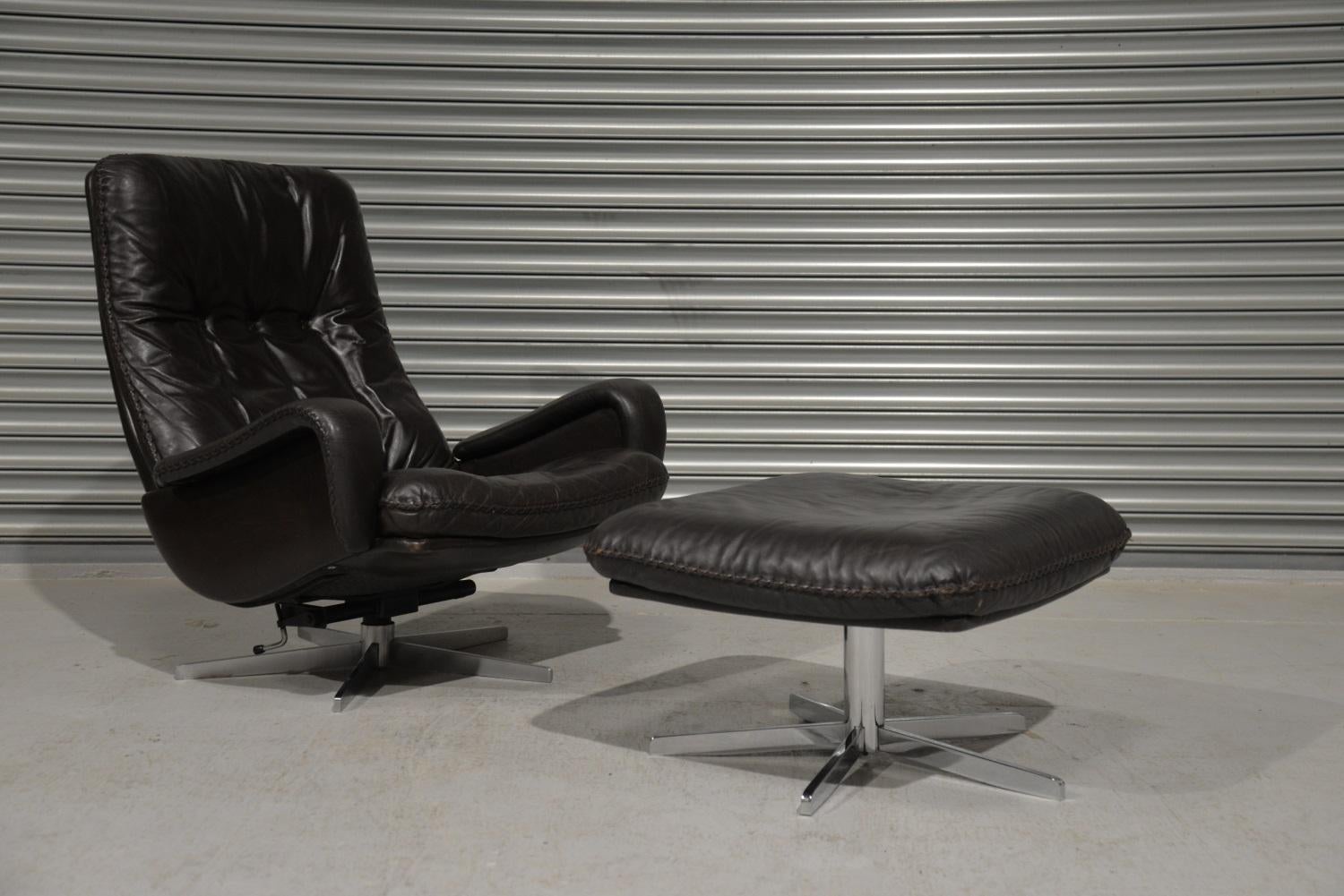 Discounted airfreight for our US and International customers (from 2 weeks door to door).

We are delighted to bring to you an ultra-rare and highly desirable vintage 1960s De Sede S 231 James Bond swivel leather armchair with ottoman. This same