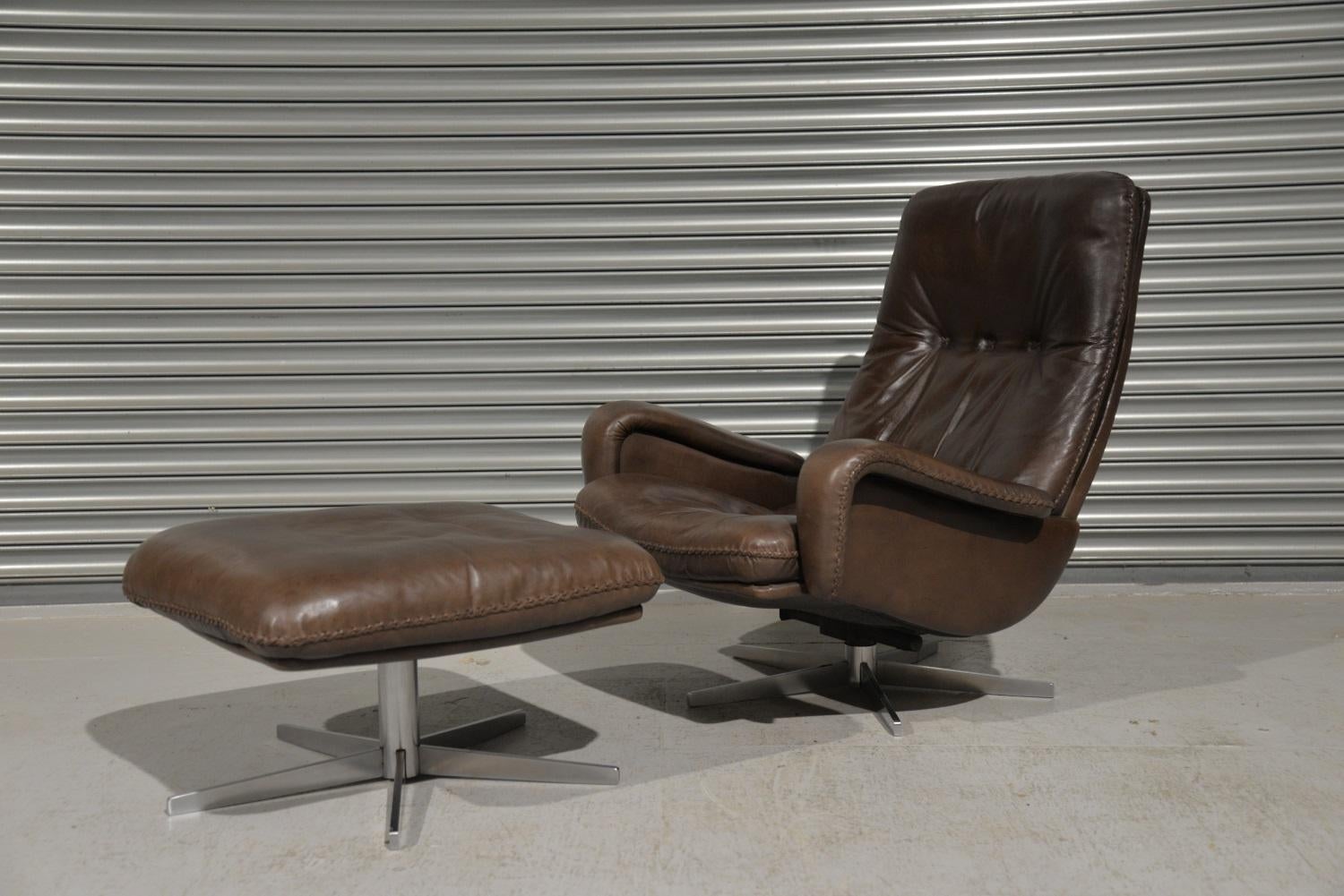 Swiss Vintage De Sede S 231 James Bond Swivel Armchair and Ottoman, Switzerland, 1960s For Sale