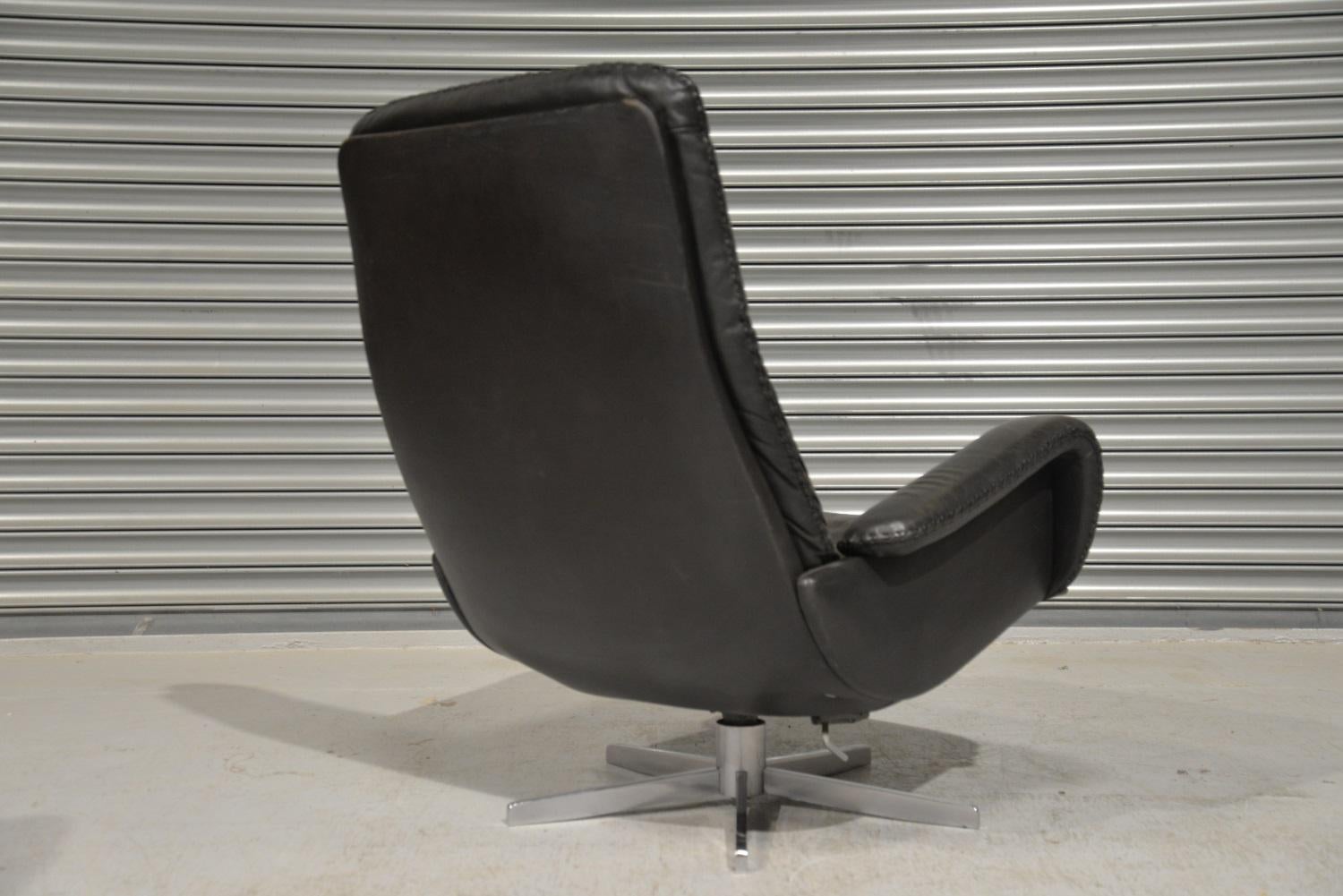 Vintage De Sede S 231 James Bond Swivel Armchair and Ottoman, Switzerland, 1960s For Sale 1