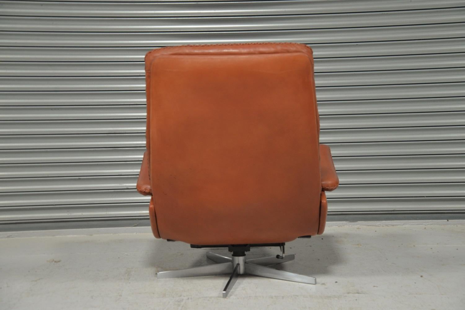 Poltrona girevole vintage De Sede S 231 James Bond con ottomana, Svizzera anni '60 4