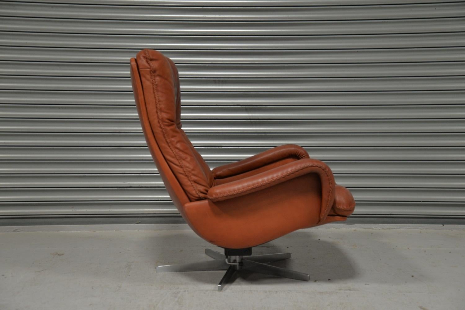 Vintage De Sede S 231 James Bond Swivel Armchair with Ottoman, Switzerland 1960s 6