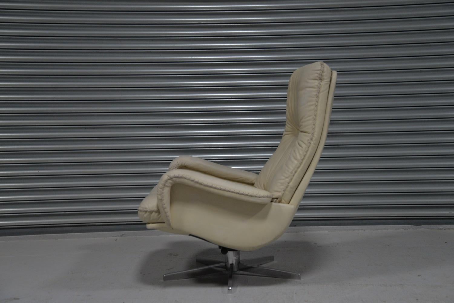 Vintage De Sede S 231 James Bond Swivel Armchair with Ottoman, Switzerland 1960s In Good Condition For Sale In Fen Drayton, Cambridgeshire