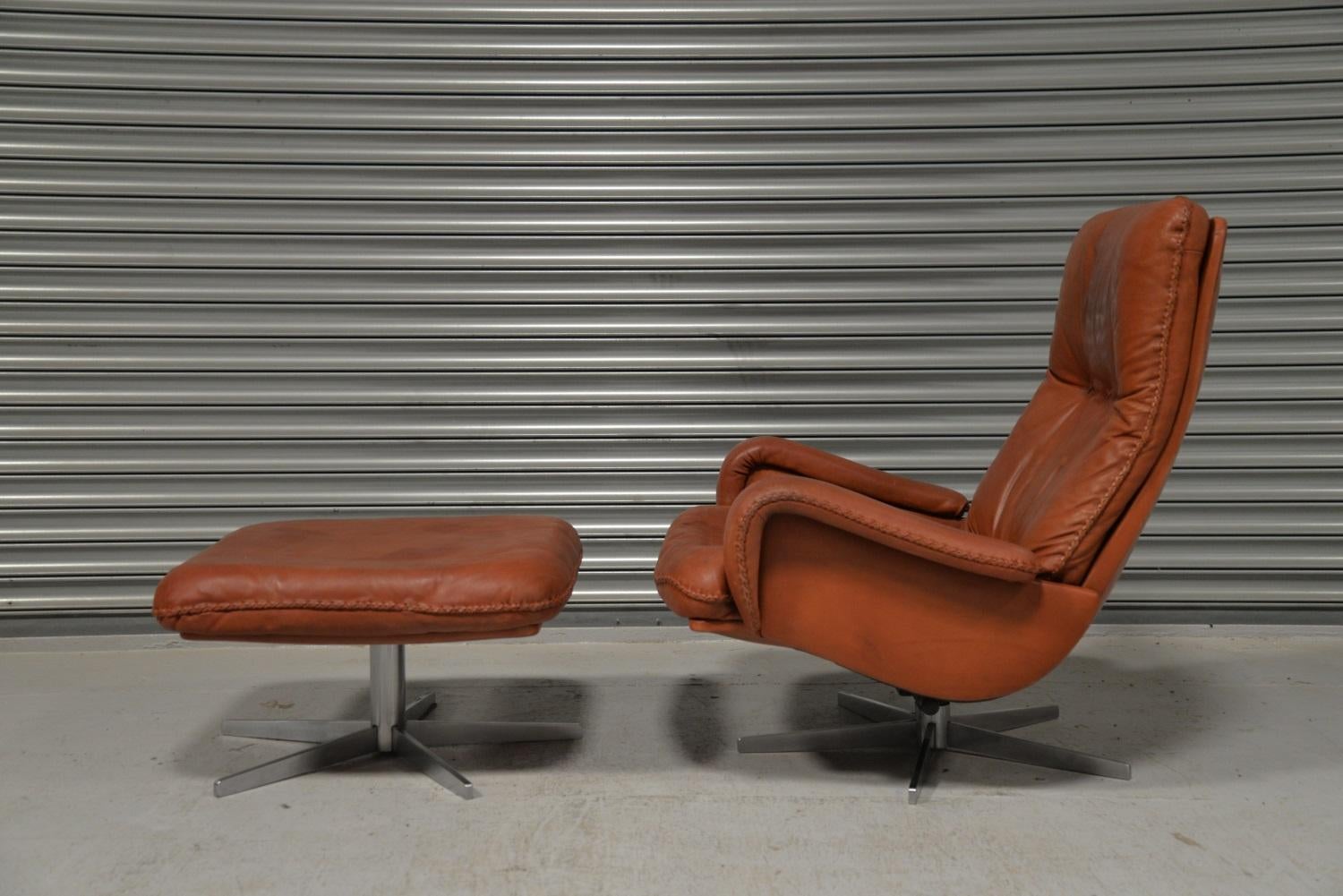 Poltrona girevole vintage De Sede S 231 James Bond con ottomana, Svizzera anni '60 In condizioni buone a Fen Drayton, Cambridgeshire