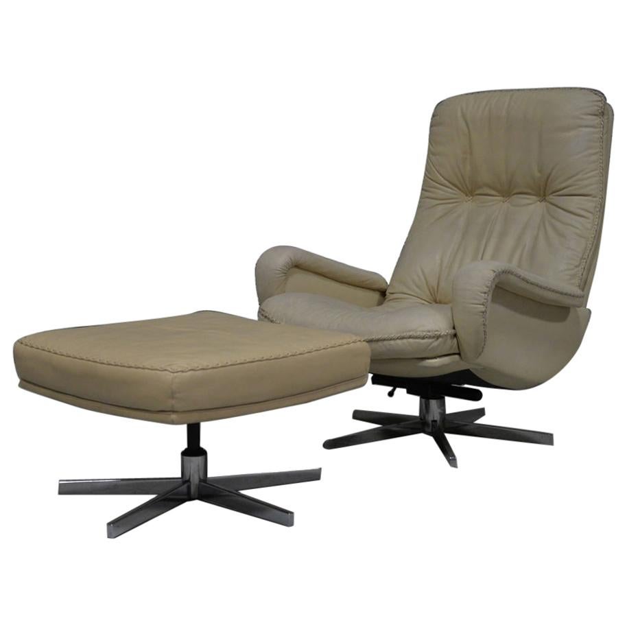 Vintage De Sede S 231 James Bond Swivel Armchair with Ottoman, Switzerland 1960s For Sale