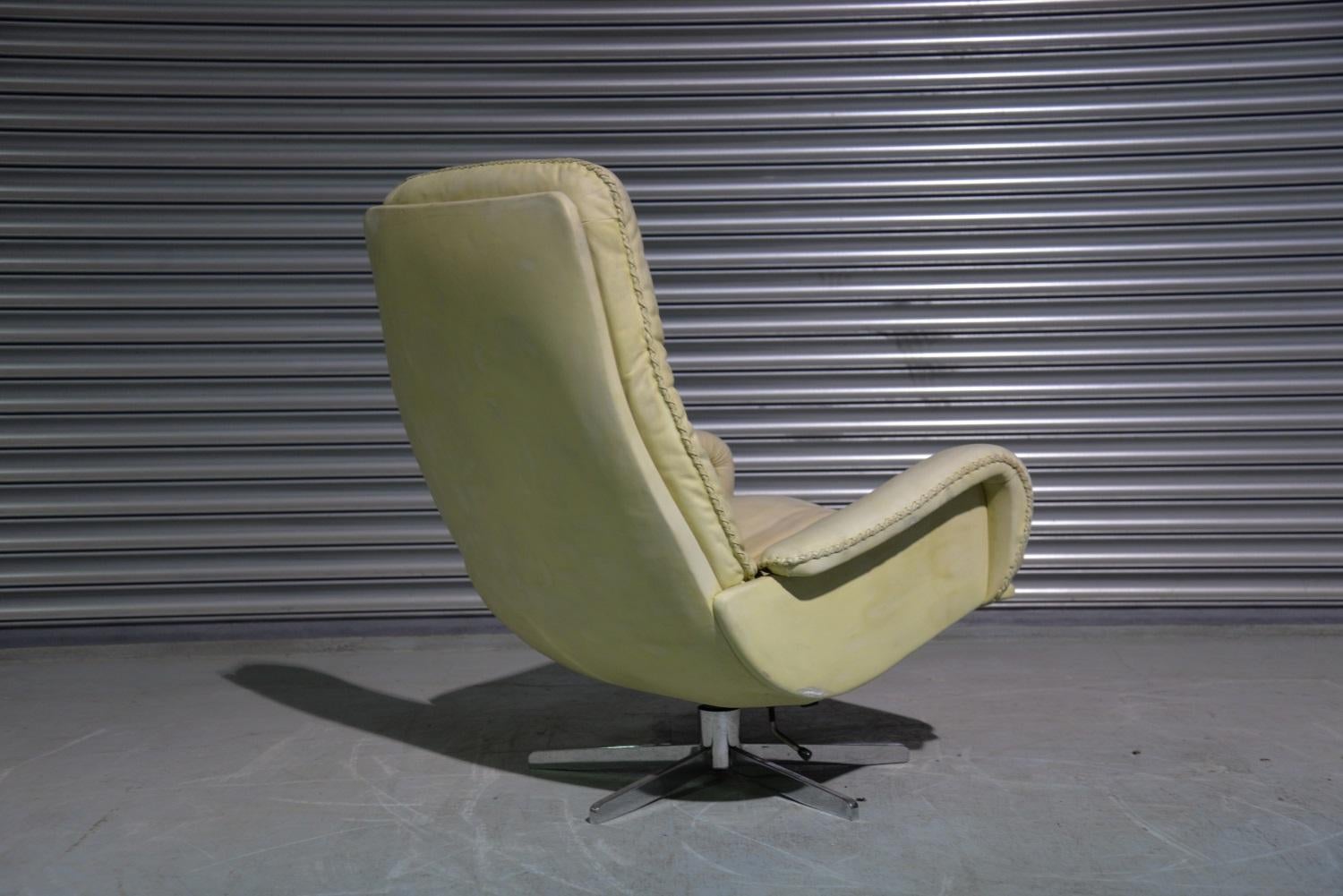 Swiss Vintage De Sede S 231 James Bond Swivel Lounge Armchair, Switzerland 1960s For Sale