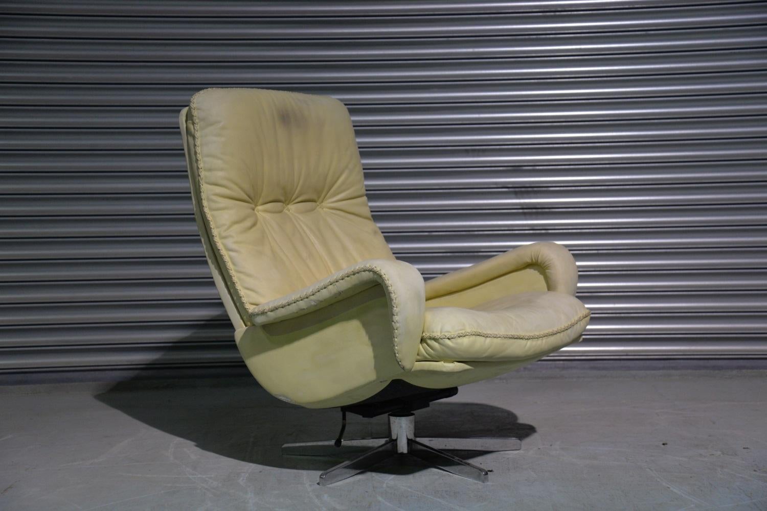 Mid-20th Century Vintage De Sede S 231 James Bond Swivel Lounge Armchair, Switzerland 1960s For Sale