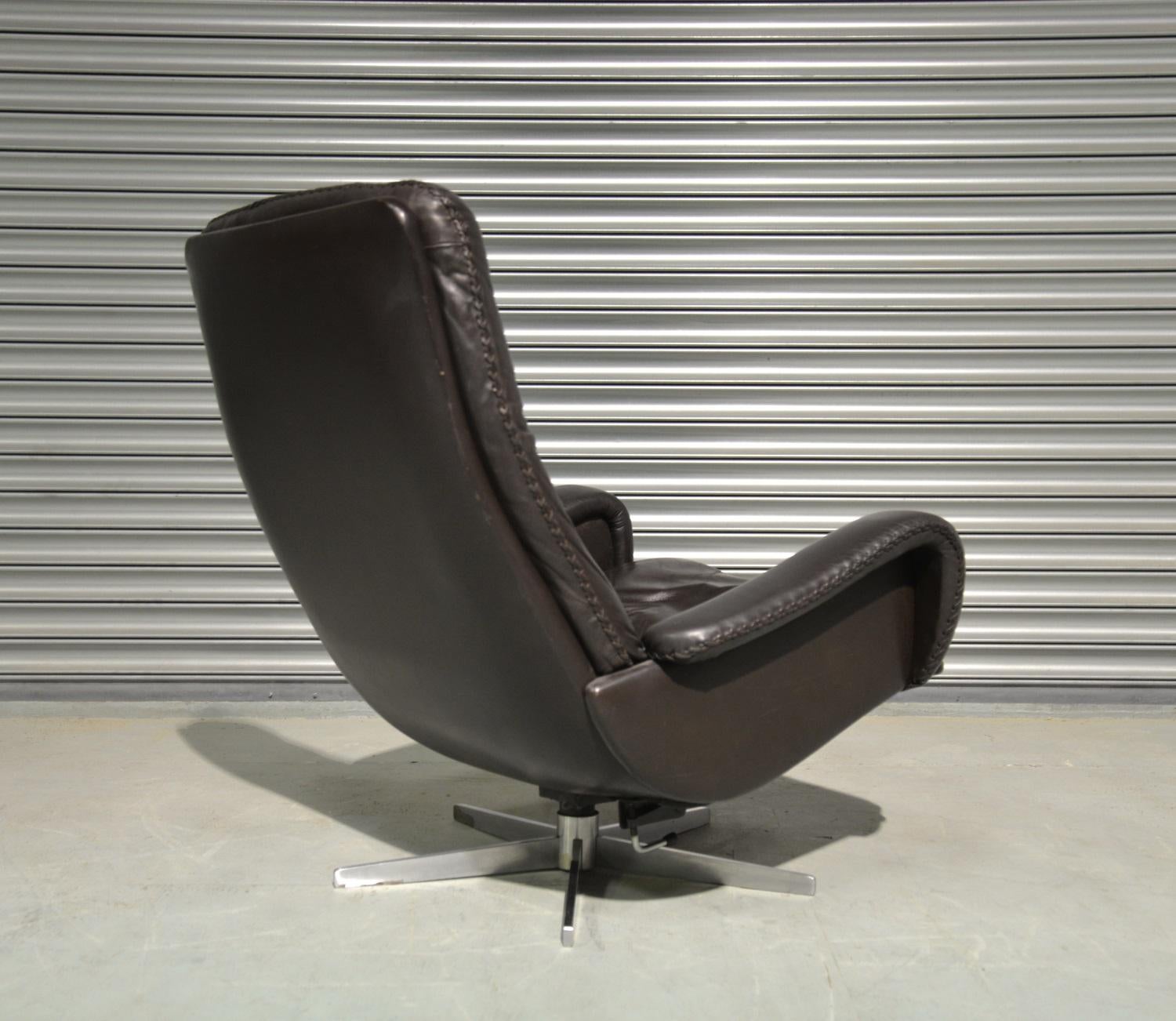 Vintage De Sede S 231 James Bond Swivel Armchair and Ottoman, Switzerland 1960s For Sale 3