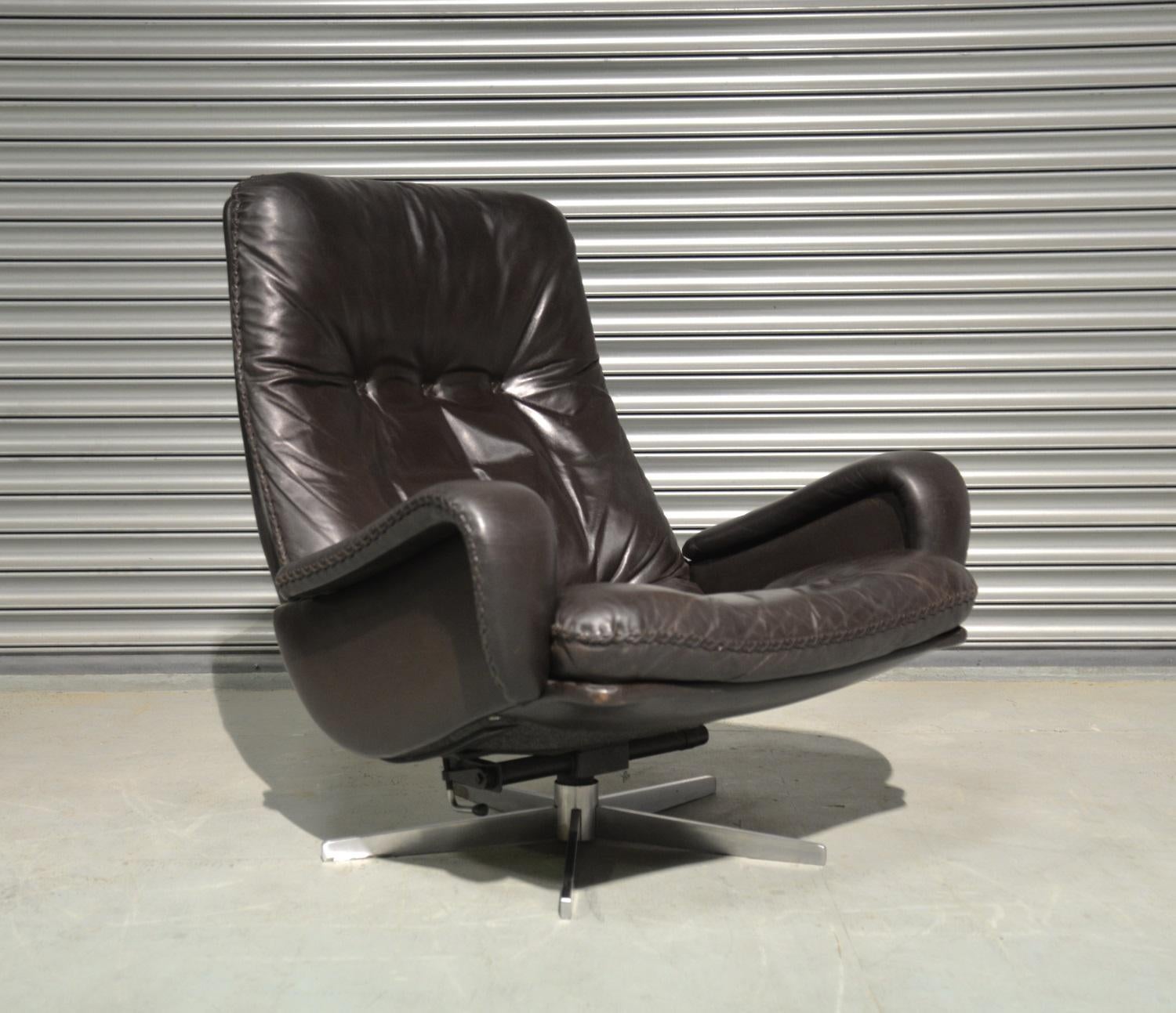 Vintage De Sede S 231 James Bond Swivel Armchair and Ottoman, Switzerland 1960s For Sale 5