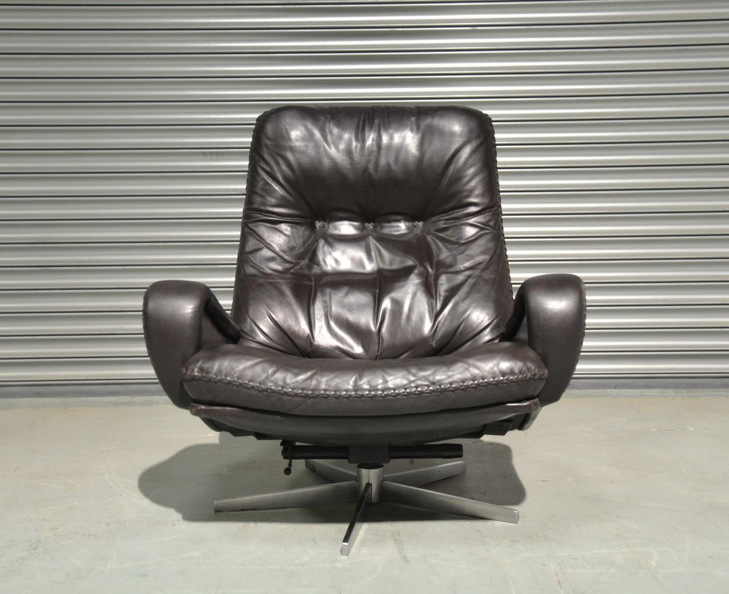 Vintage De Sede S 231 James Bond Swivel Armchair and Ottoman, Switzerland 1960s For Sale 6