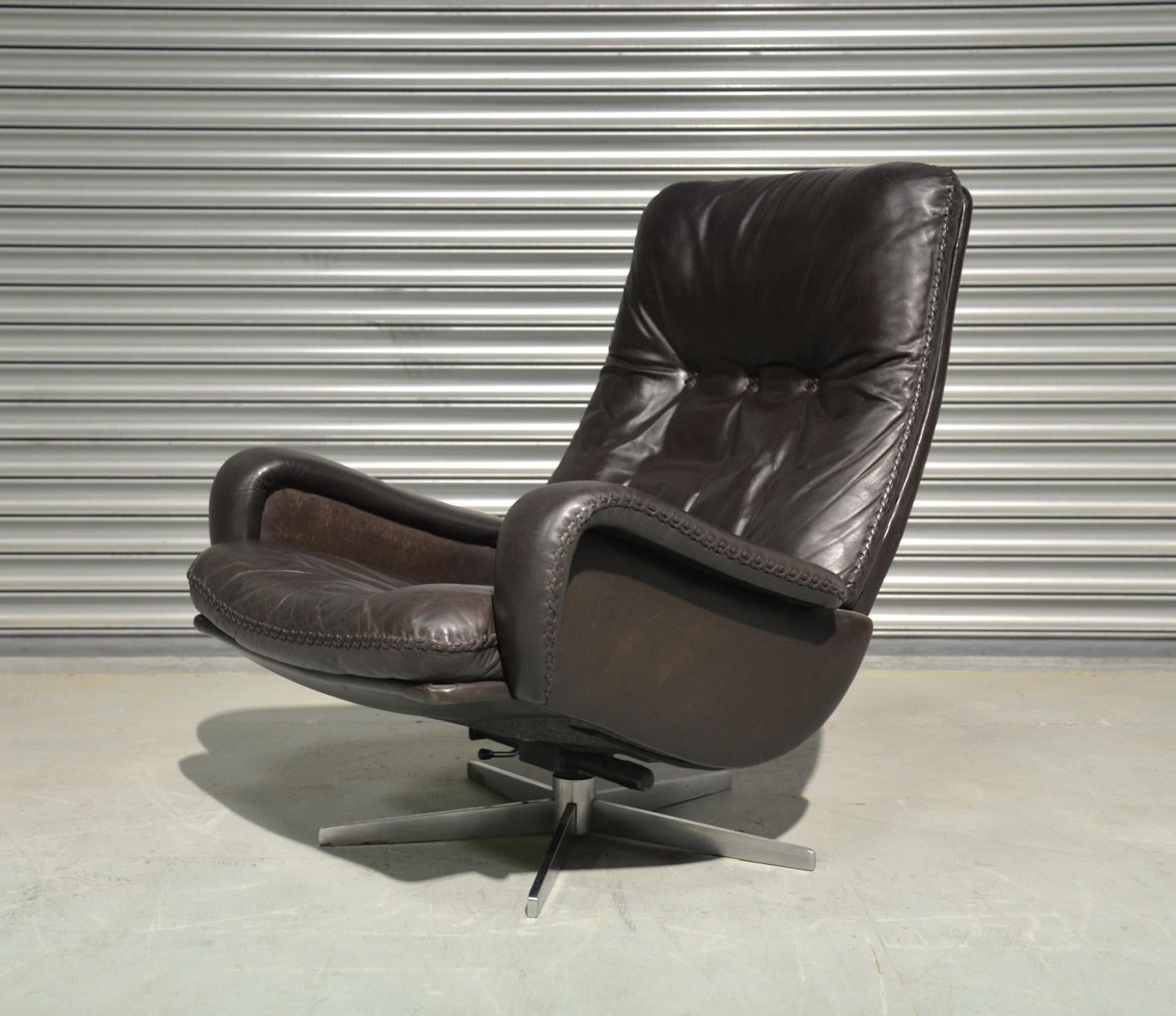 Mid-20th Century Vintage De Sede S 231 James Bond Swivel Armchair and Ottoman, Switzerland 1960s For Sale