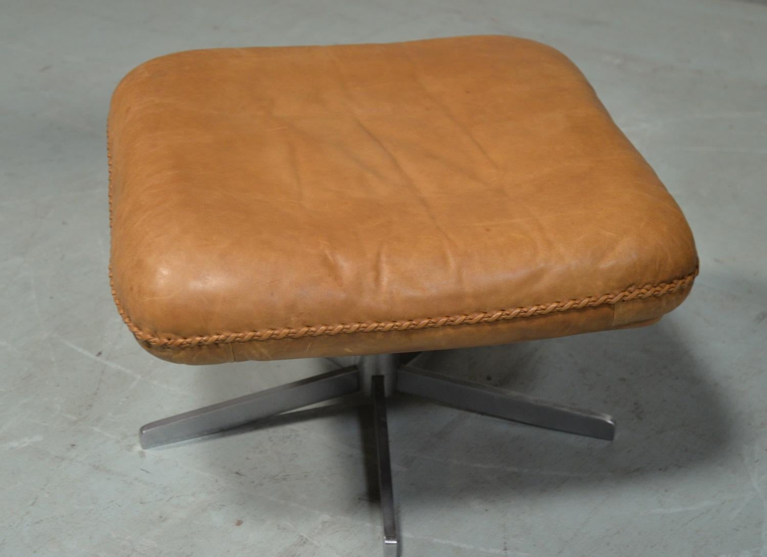 Vintage De Sede S 231 James Bond Swivel Armchair with Ottoman, Switzerland 1960s For Sale 10