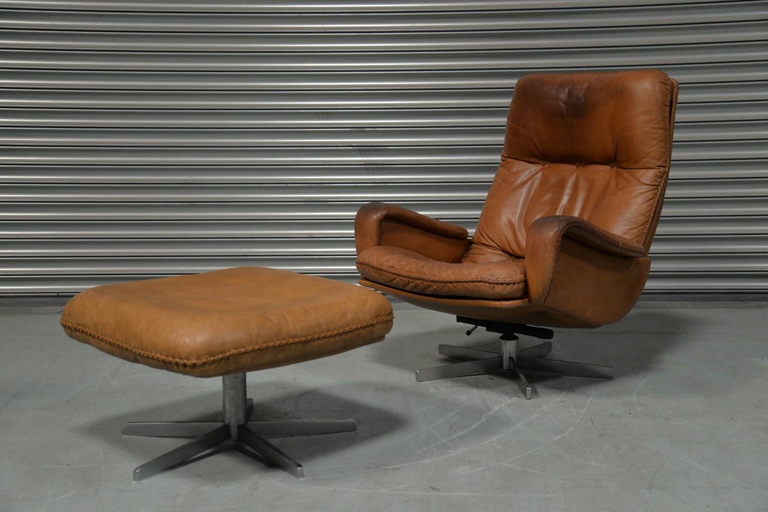 Discounted airfreight for our US and International customers ( from 2 weeks door to door)

We are delighted to bring to you an ultra-rare and highly desirable De Sede S 231 vintage lounge swivel club armchair and ottoman. Built in the late 1960s by