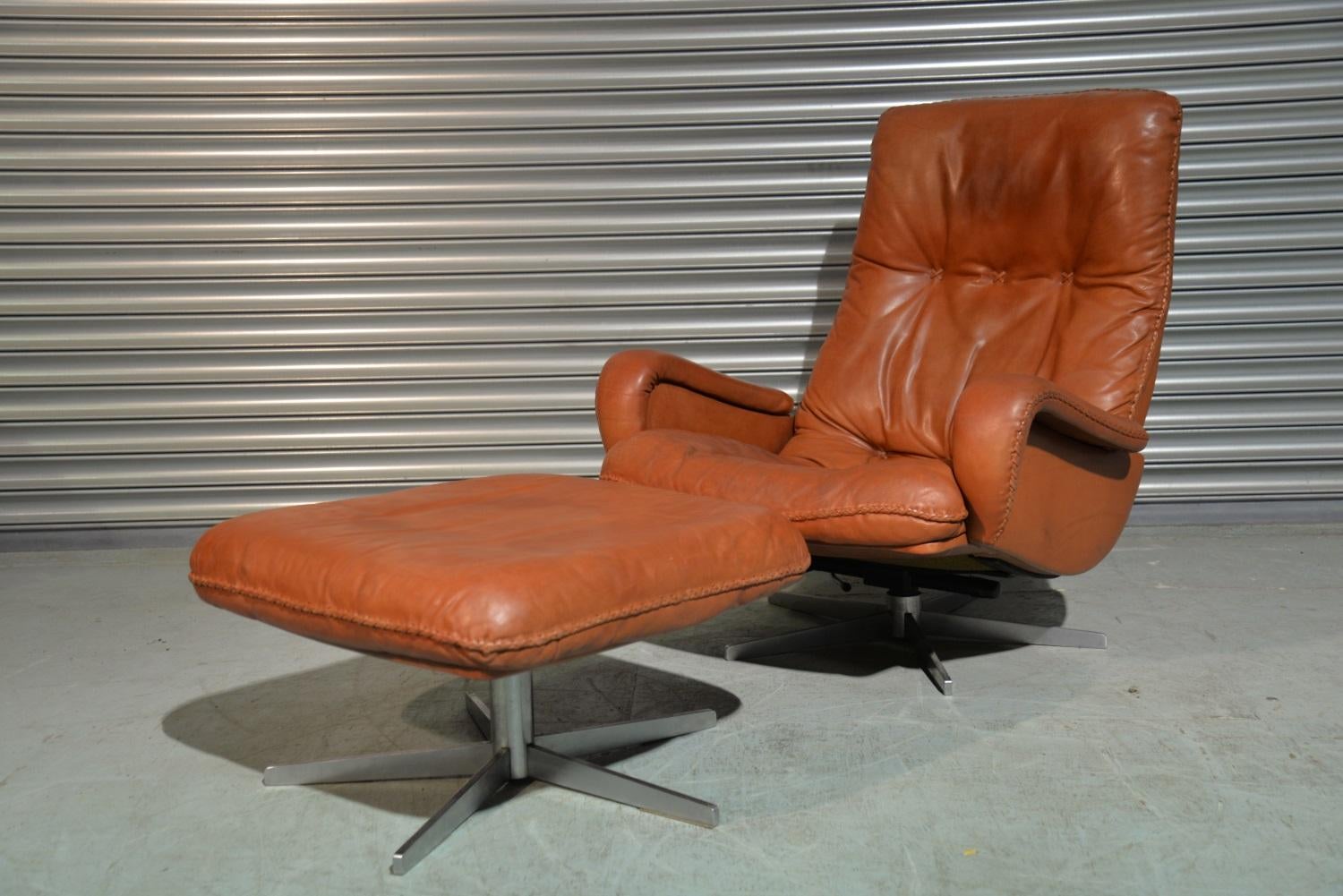 Mid-Century Modern Vintage De Sede S 231 James Bond Swivel Lounge Armchair with Ottoman, 1960s For Sale