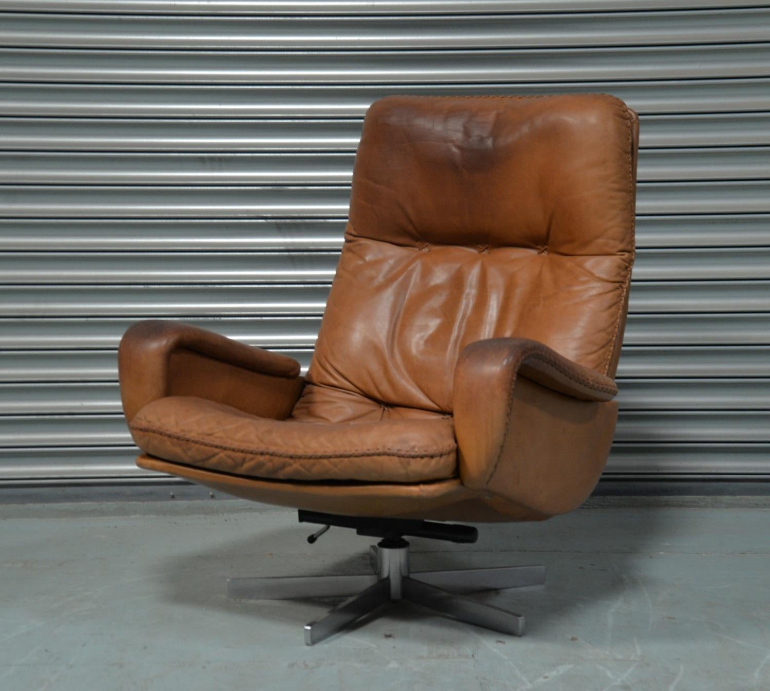 Vintage De Sede S 231 James Bond Swivel Armchair with Ottoman, Switzerland 1960s In Fair Condition For Sale In Fen Drayton, Cambridgeshire