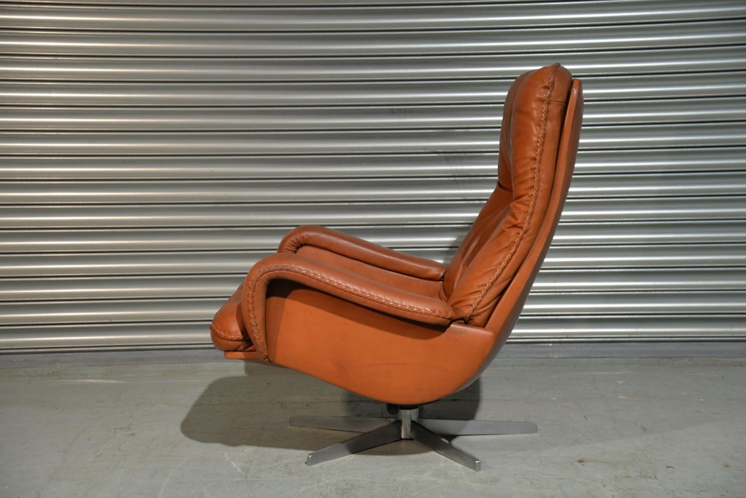 Vintage De Sede S 231 James Bond Swivel Lounge Armchair with Ottoman, 1960s For Sale 2