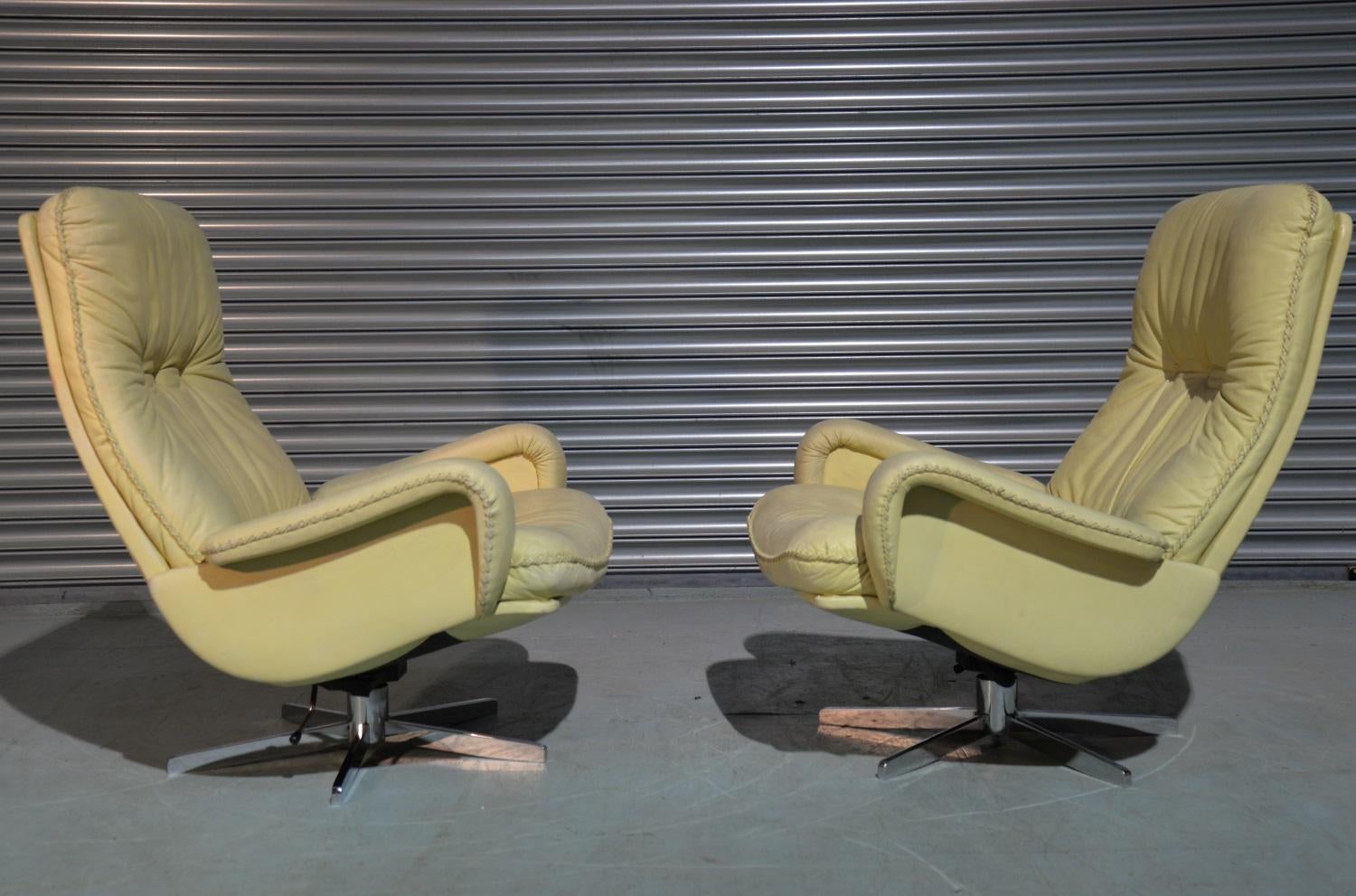 Vintage De Sede S 231 James Bond Swivel Lounge Armchairs, Switzerland 1960`s For Sale 3