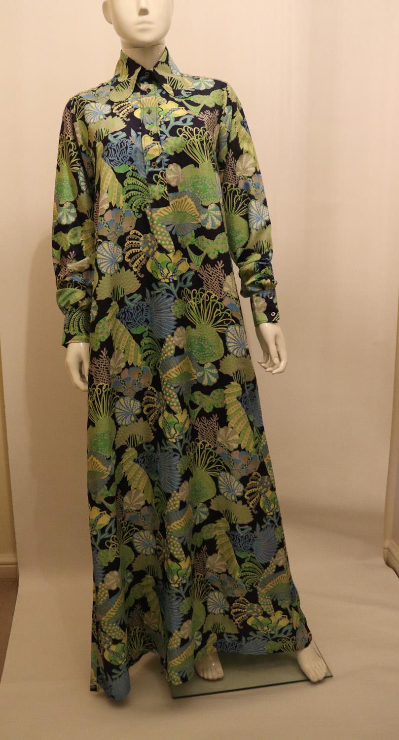 Vintage Debarah Clare print Gown In Good Condition For Sale In London, GB
