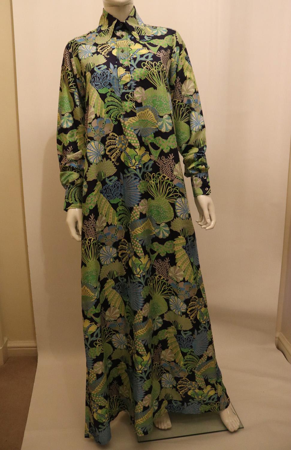 Women's or Men's Vintage Debarah Clare print Gown For Sale