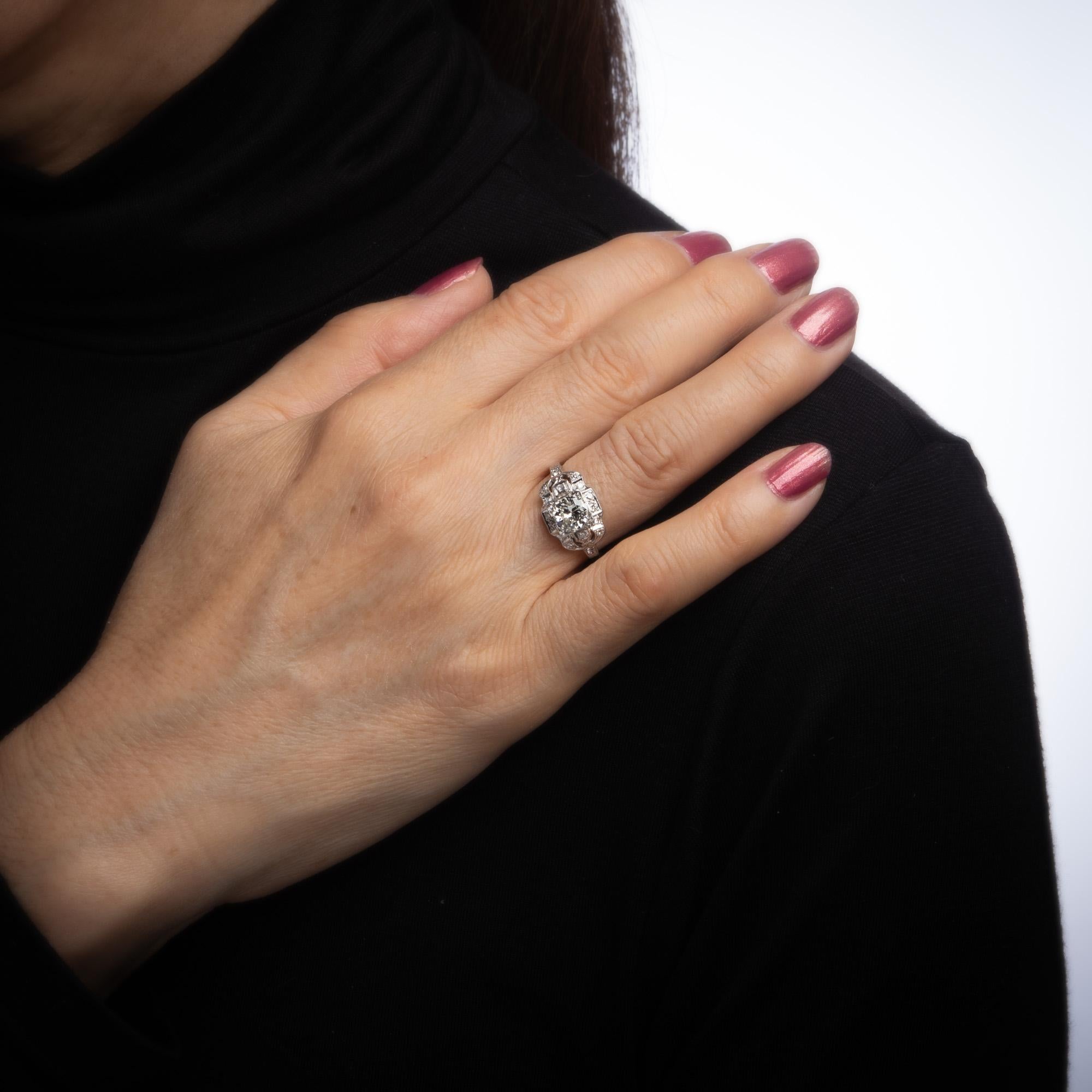 Vintage Deco 0.85 Carat Engagement Diamond Ring Platinum Fine Antique Jewelry In Good Condition In Torrance, CA