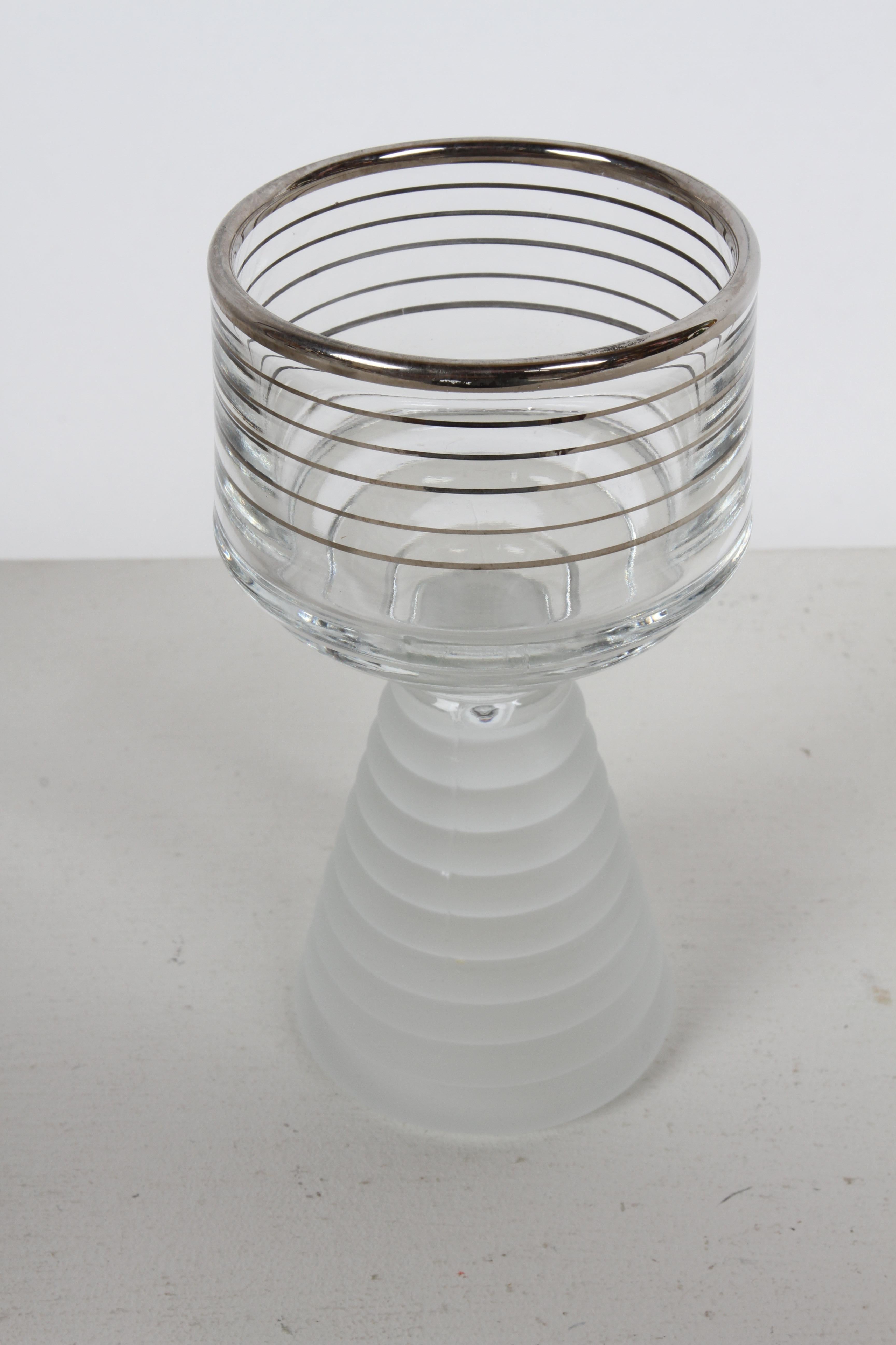 Vintage Deco 1930 Macbeth- Evans Skyscraper Silver Stripe Cocktail Shakers Set in vendita 4