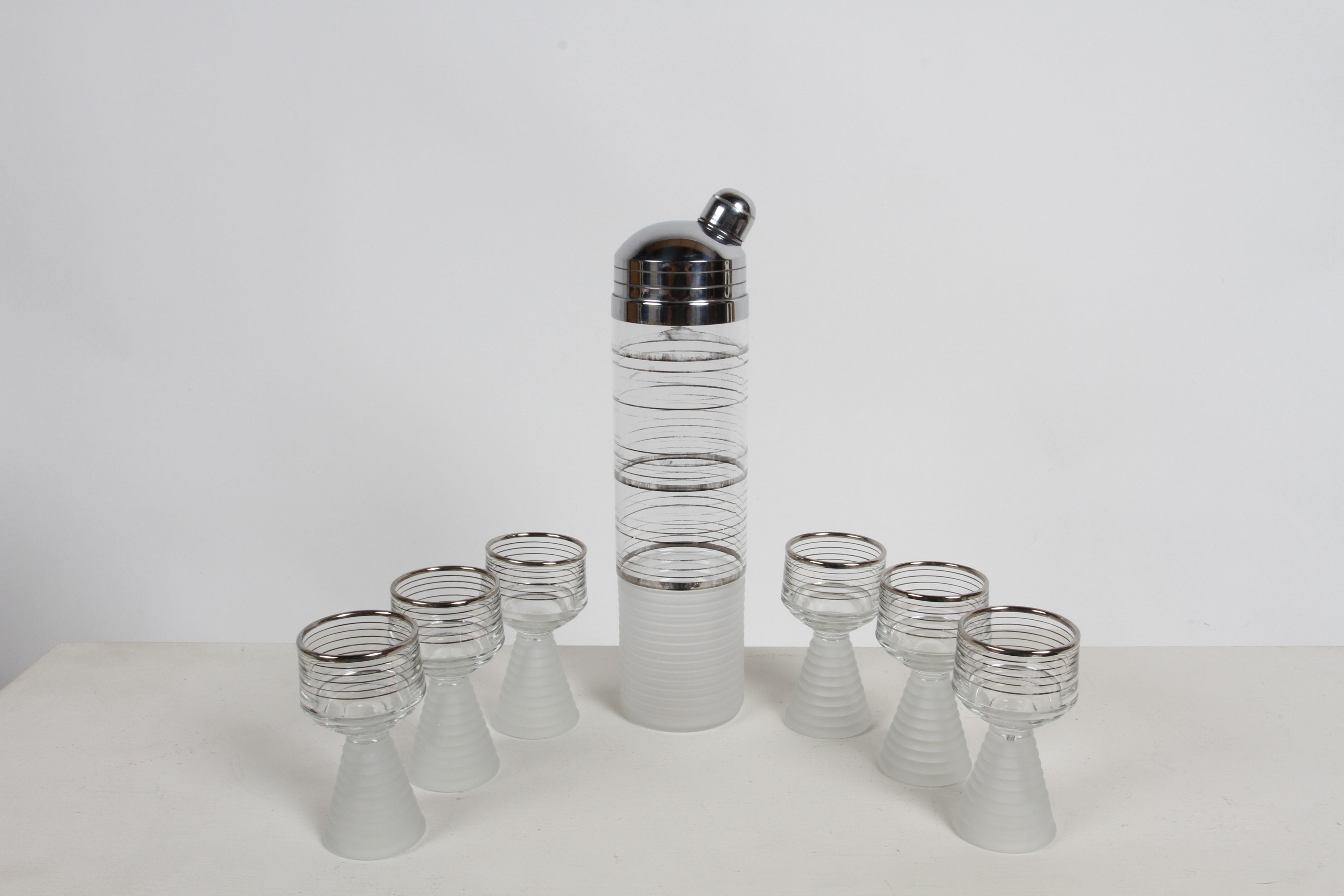 Vintage Deco 1930 Macbeth- Evans Skyscraper Silver Stripe Cocktail Shakers Set in vendita 7