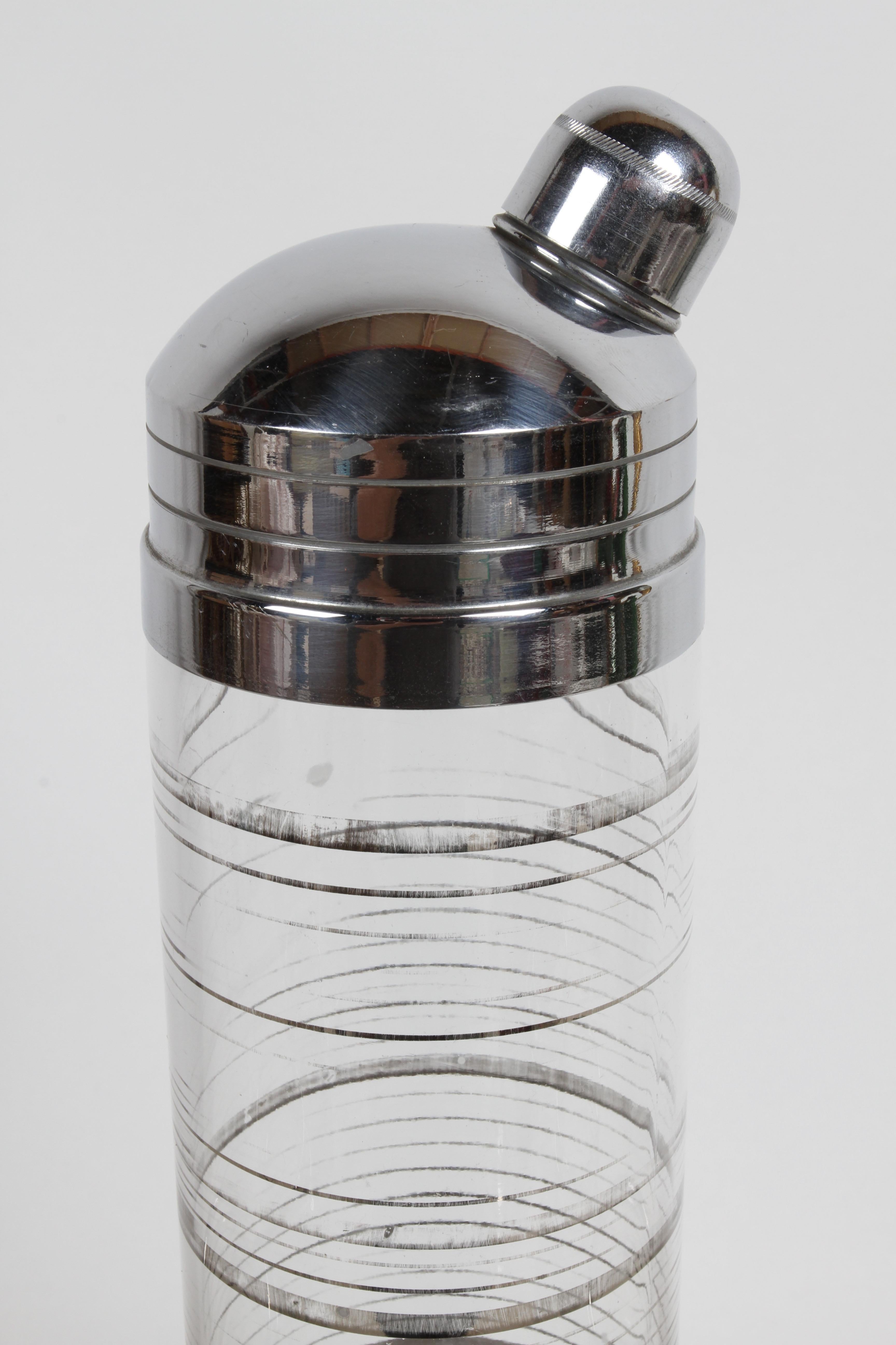Art Déco Vintage Deco 1930 Macbeth- Evans Skyscraper Silver Stripe Cocktail Shakers Set in vendita