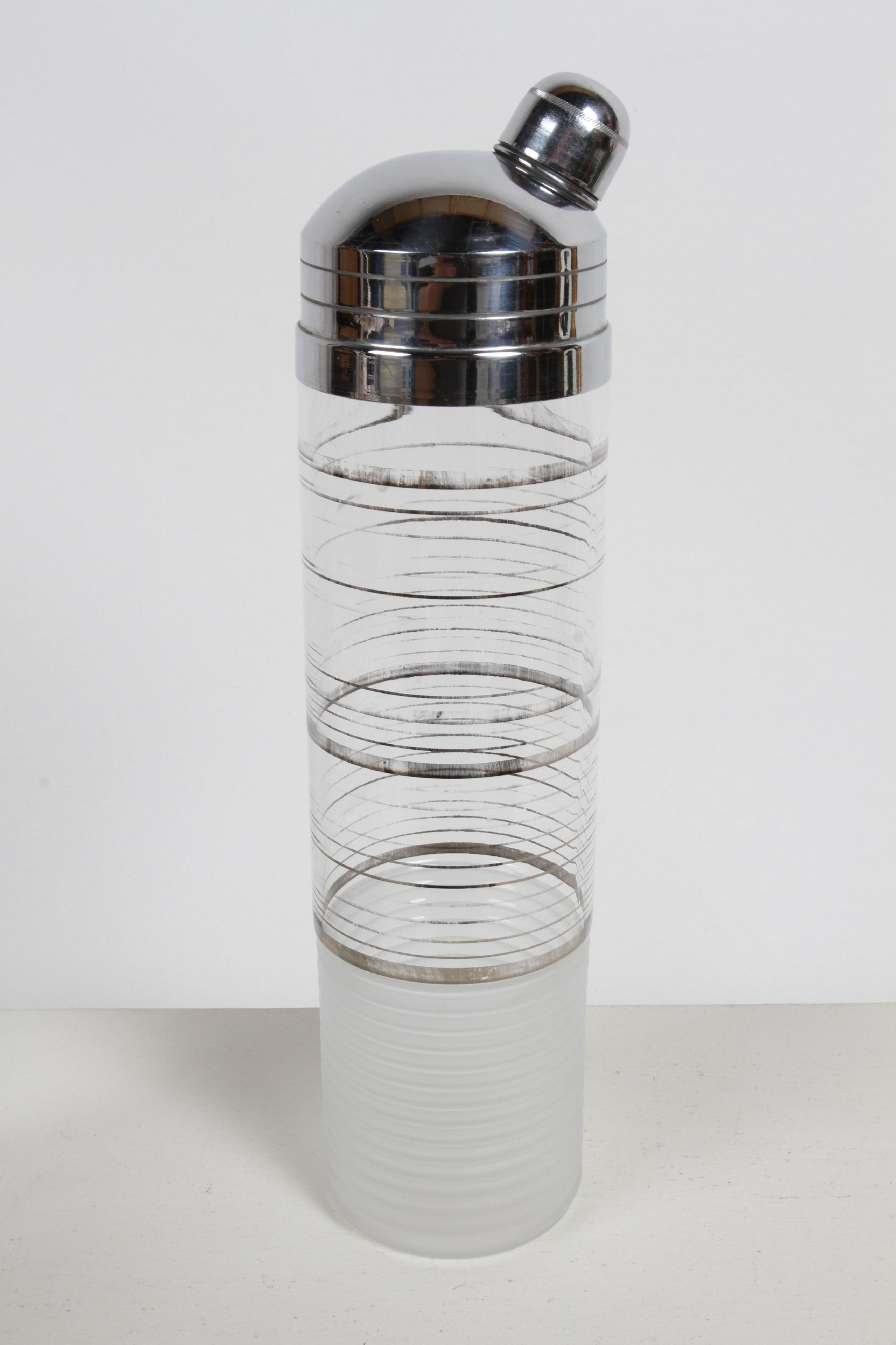 Americano Vintage Deco 1930 Macbeth- Evans Skyscraper Silver Stripe Cocktail Shakers Set in vendita